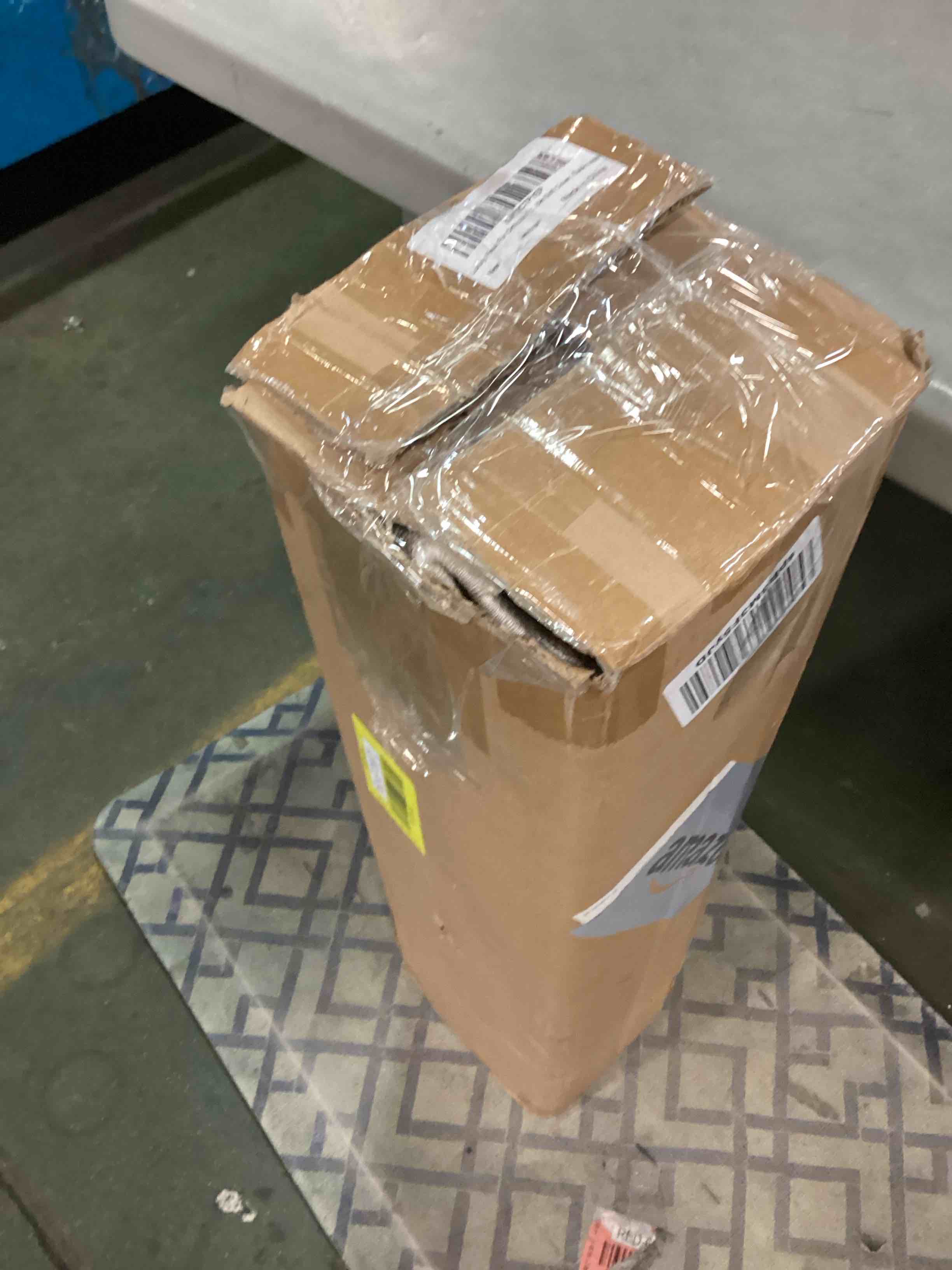 https://s3.amazonaws.com/lotting-images-prod/bidfta/YEL6773073_1722686192255.jpeg