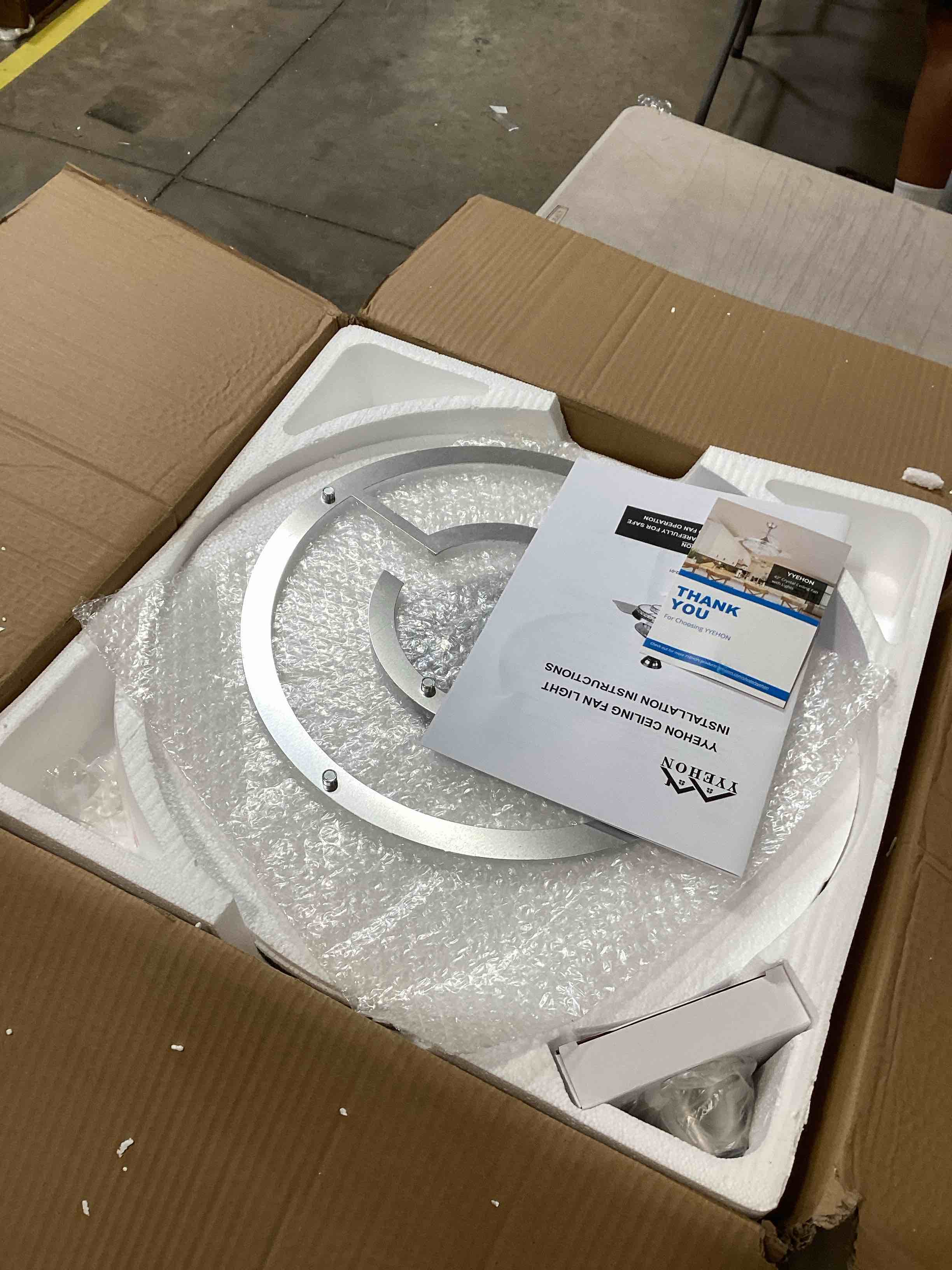 https://s3.amazonaws.com/lotting-images-prod/bidfta/YEL6776178_1723739059047.jpeg