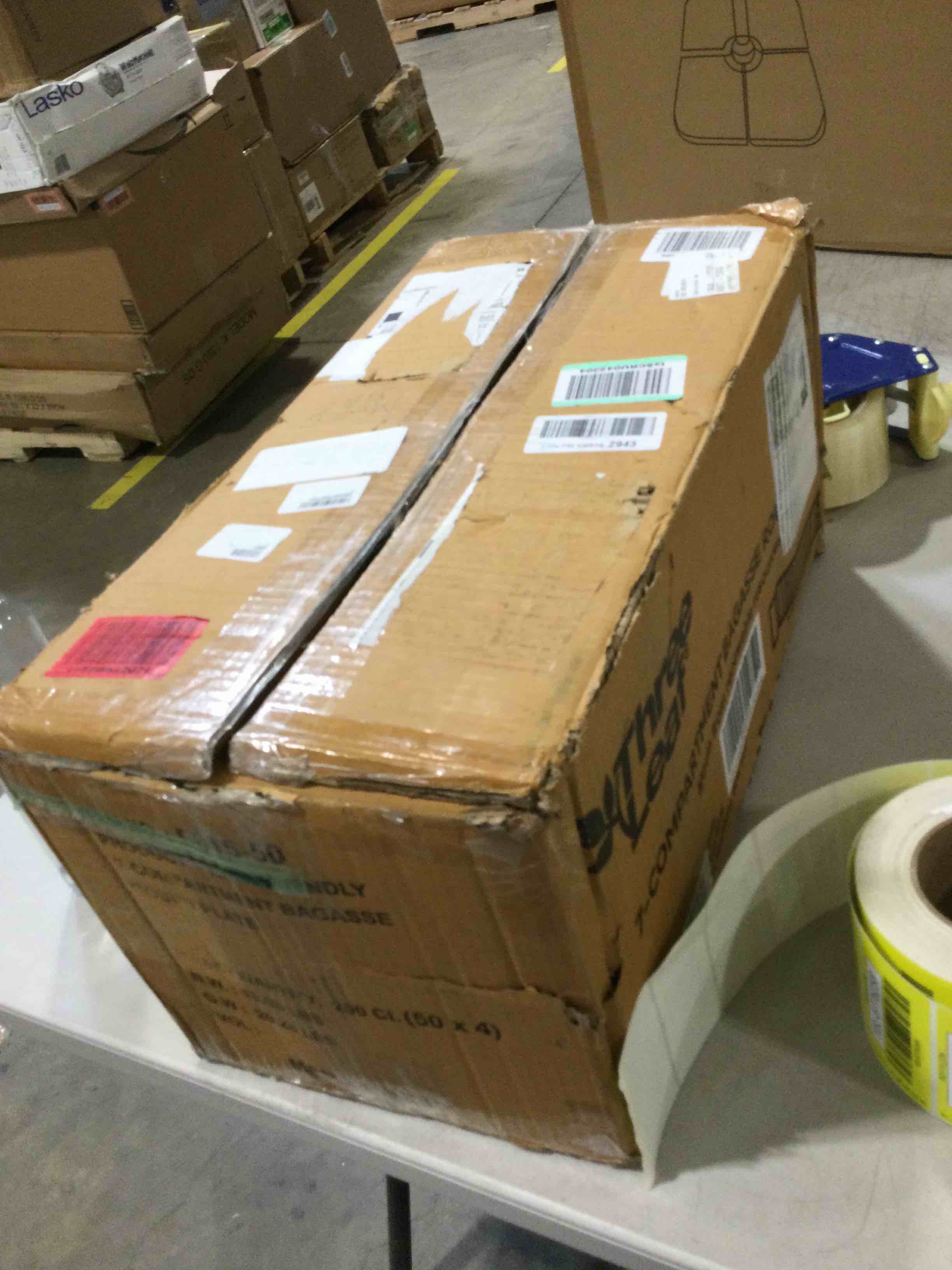 https://s3.amazonaws.com/lotting-images-prod/bidfta/YEL6776218_1723748135575.jpeg
