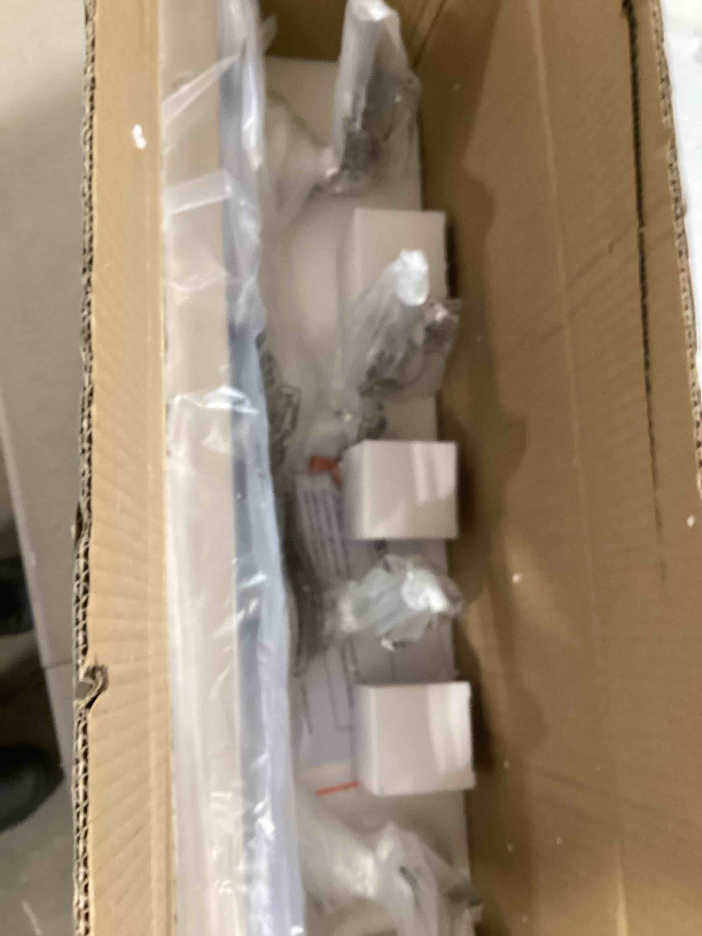 https://s3.amazonaws.com/lotting-images-prod/bidfta/YEL6779069_1723750448596.jpeg