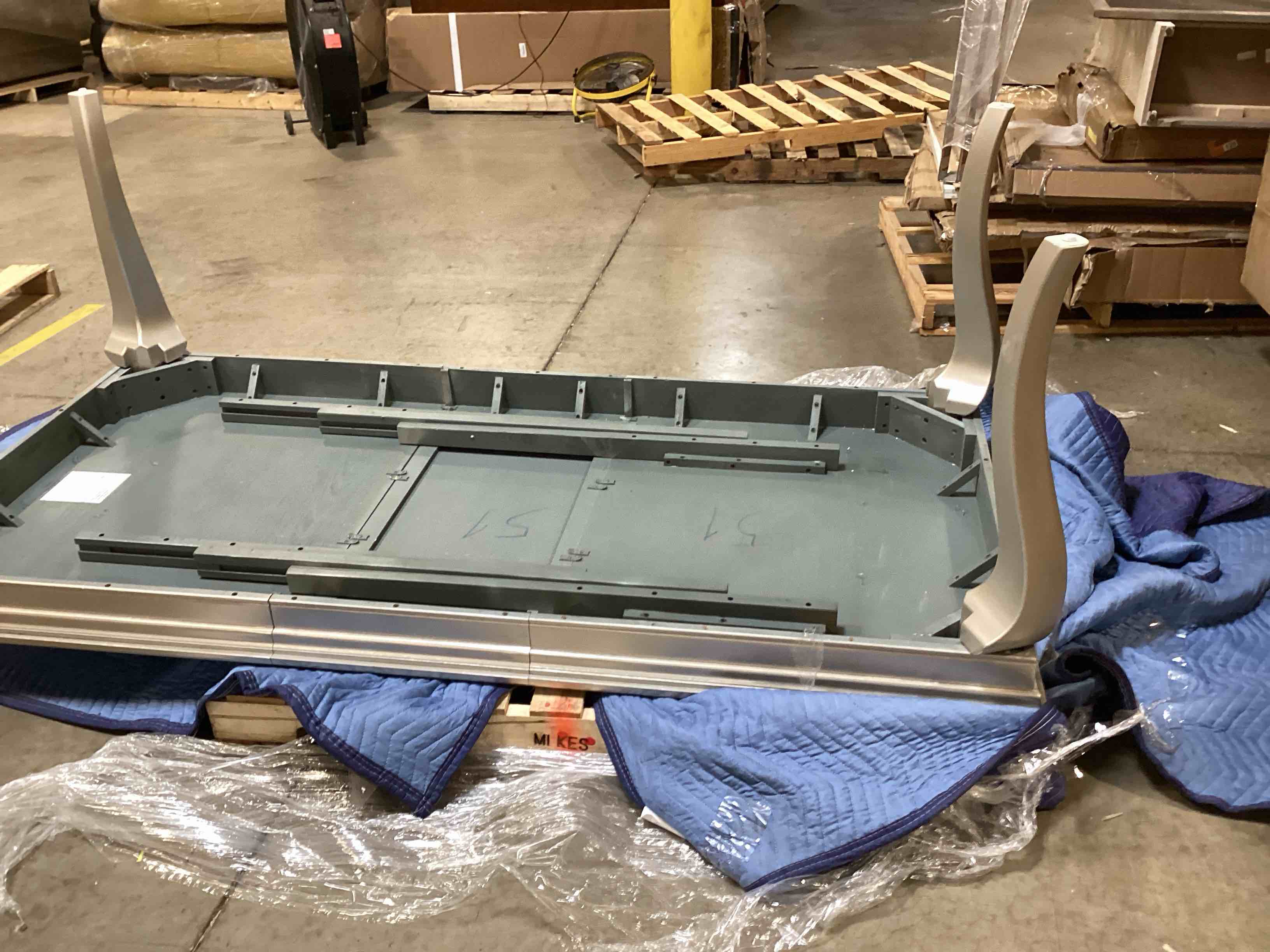 full size table that extends