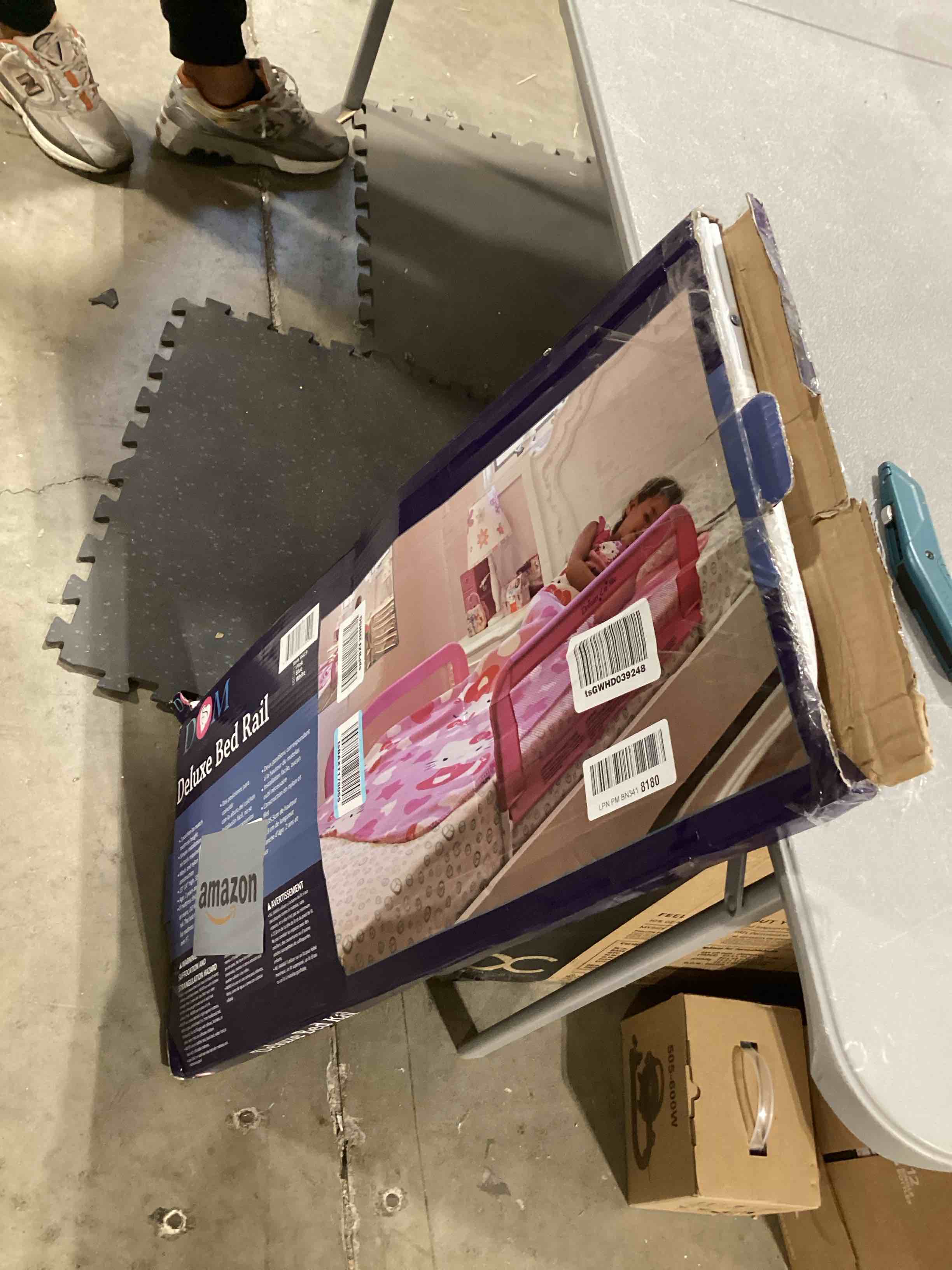 https://s3.amazonaws.com/lotting-images-prod/bidfta/YEL6780338_1725536969930.jpeg