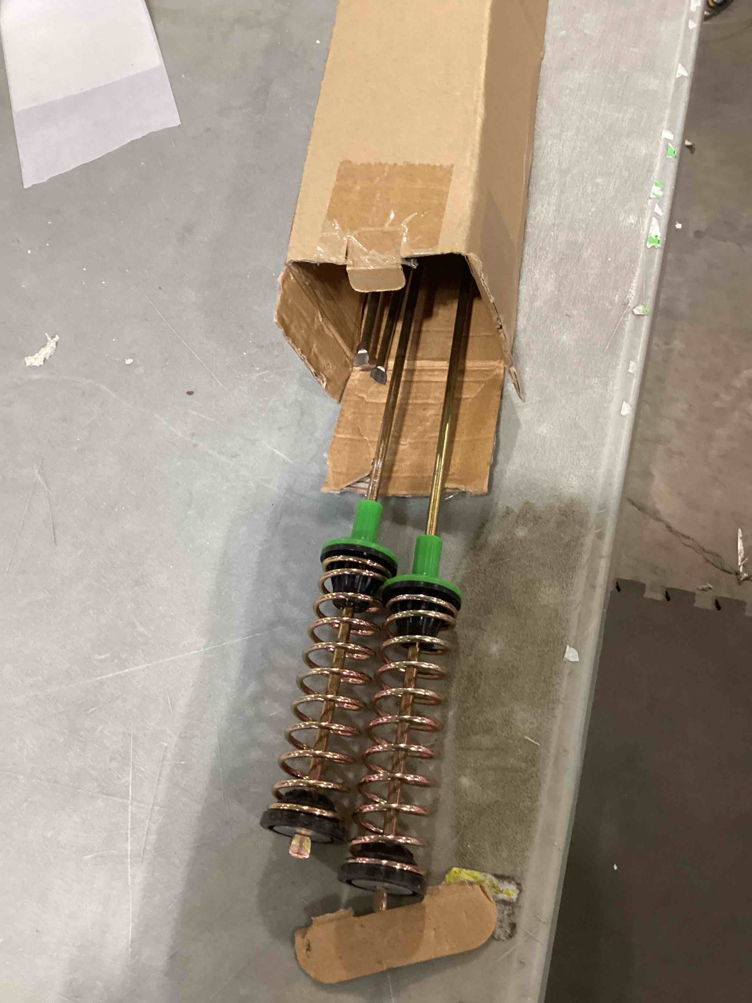 https://s3.amazonaws.com/lotting-images-prod/bidfta/YEL6780447_1725375882777.jpeg