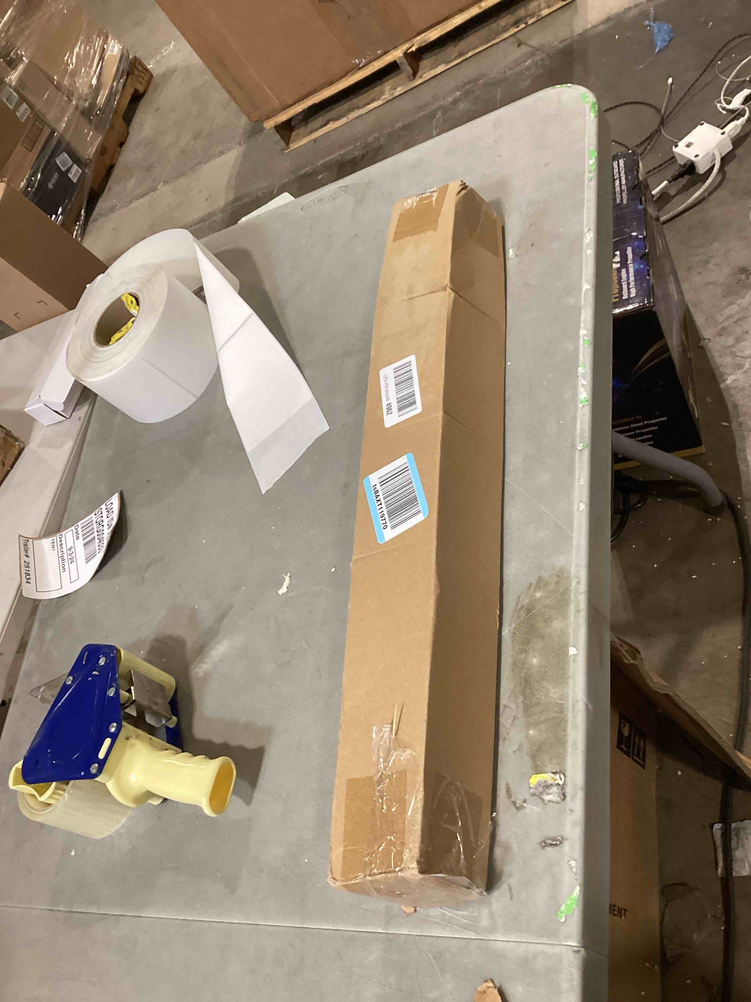 https://s3.amazonaws.com/lotting-images-prod/bidfta/YEL6780447_1725375946119.jpeg