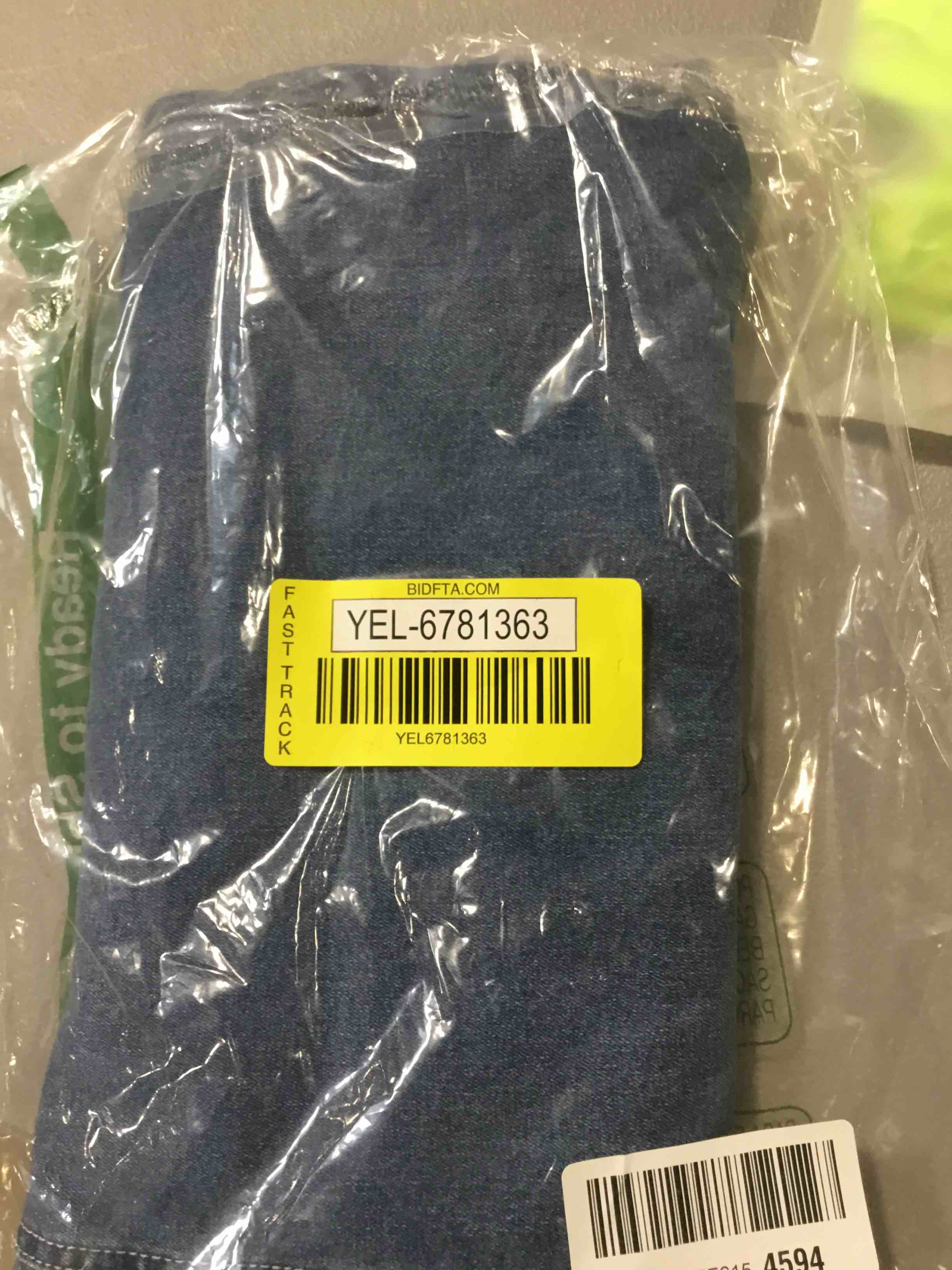 https://s3.amazonaws.com/lotting-images-prod/bidfta/YEL6781363_1726601424627.jpeg
