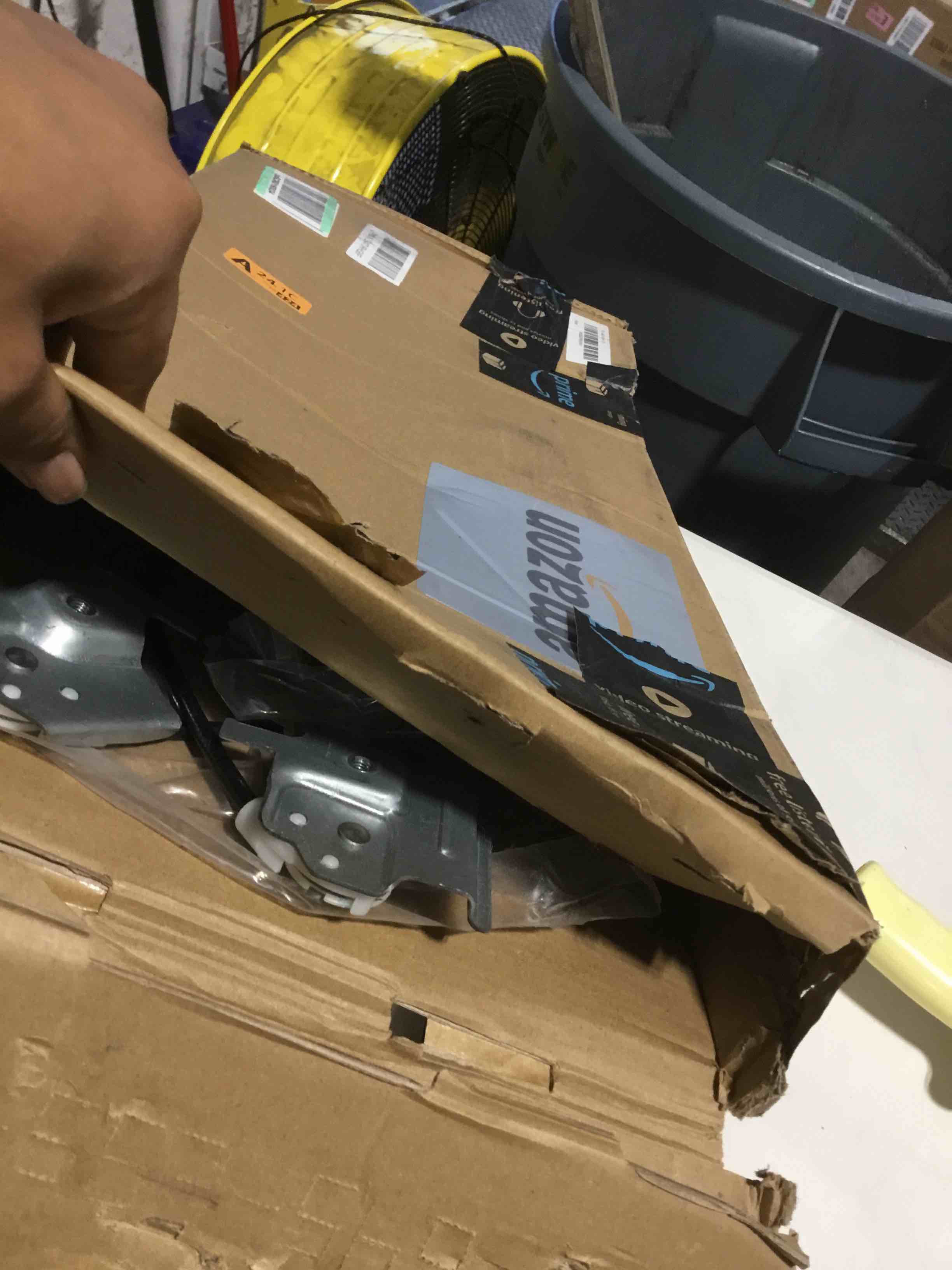 https://s3.amazonaws.com/lotting-images-prod/bidfta/YEL6784125_1727697086006.jpeg