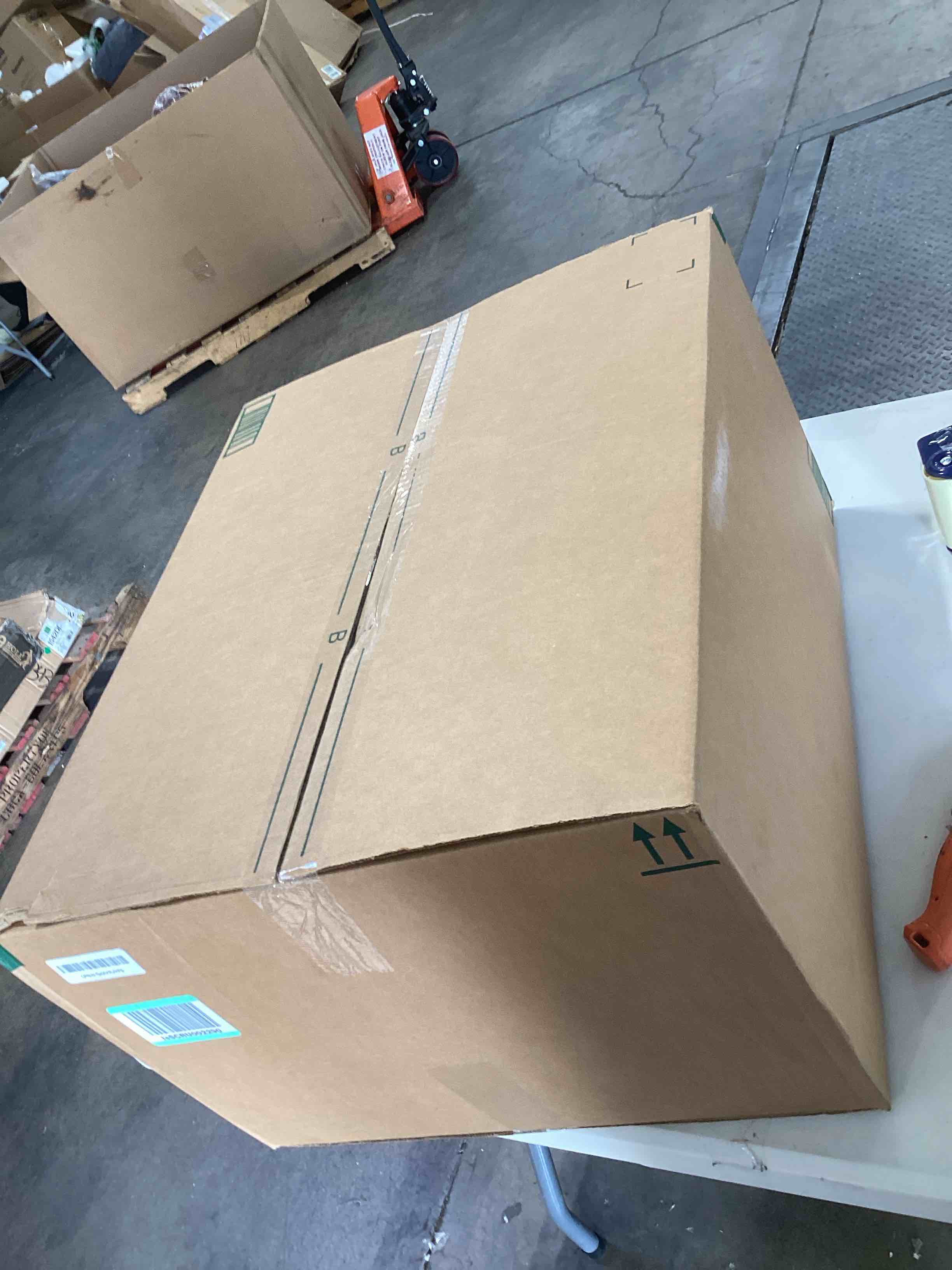 https://s3.amazonaws.com/lotting-images-prod/bidfta/YEL6784549_1727899963952.jpeg