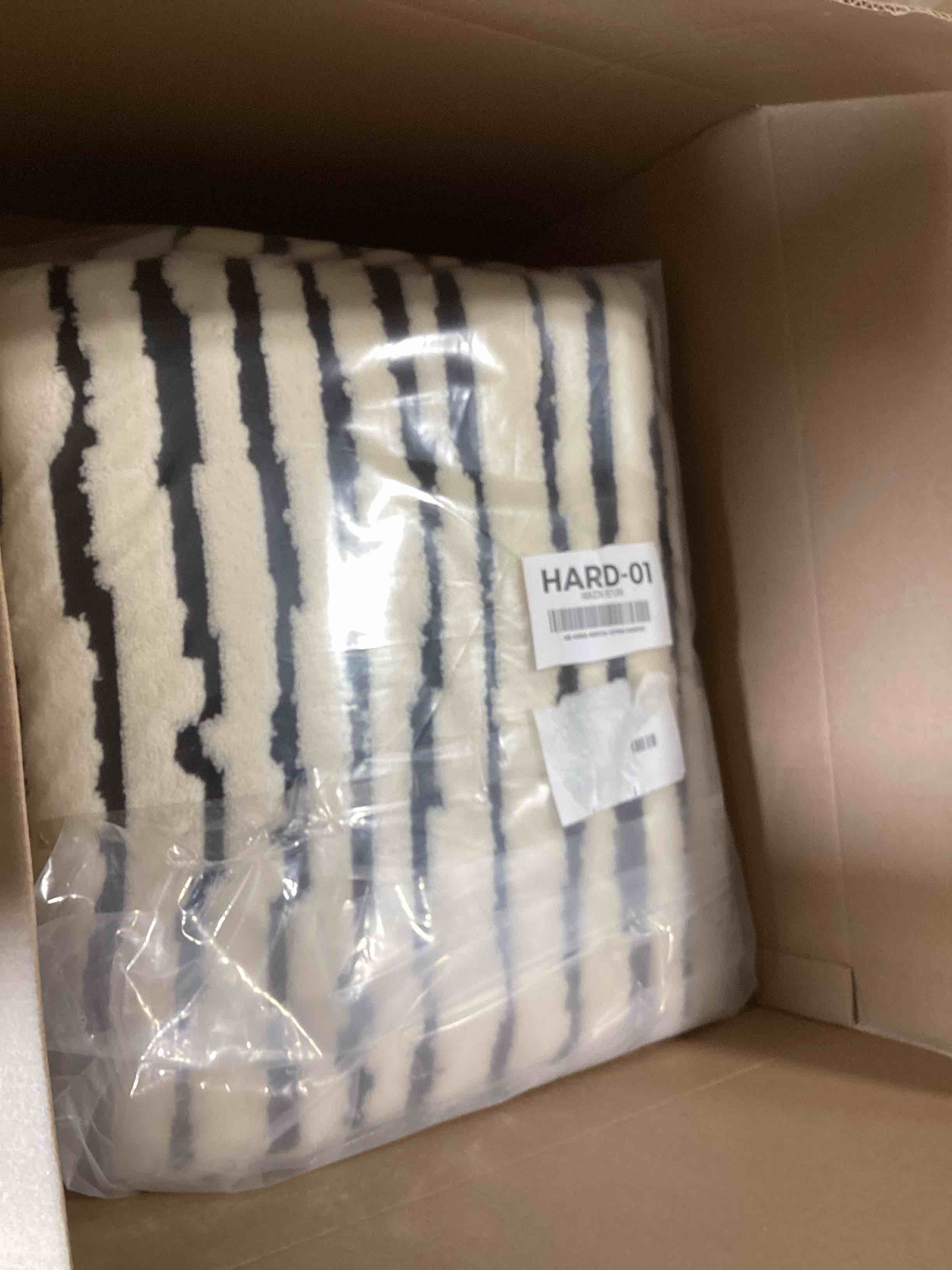 https://s3.amazonaws.com/lotting-images-prod/bidfta/YEL6784549_1727899986438.jpeg