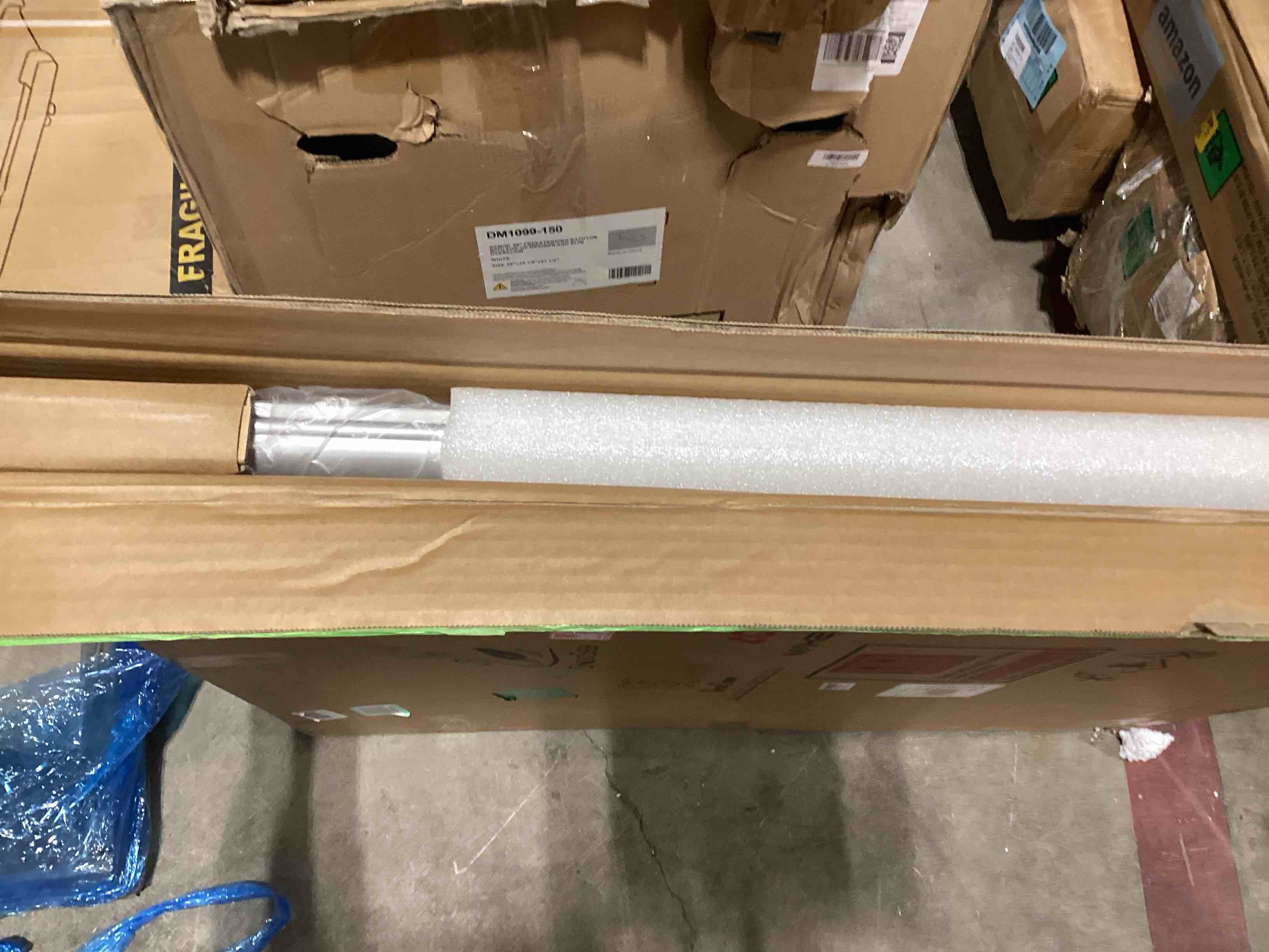 Swansea Lockable Felt Bulletin Indoor Display Case Big Message Center Board with with Aluminium Frame,38x28 inches (12xA4)