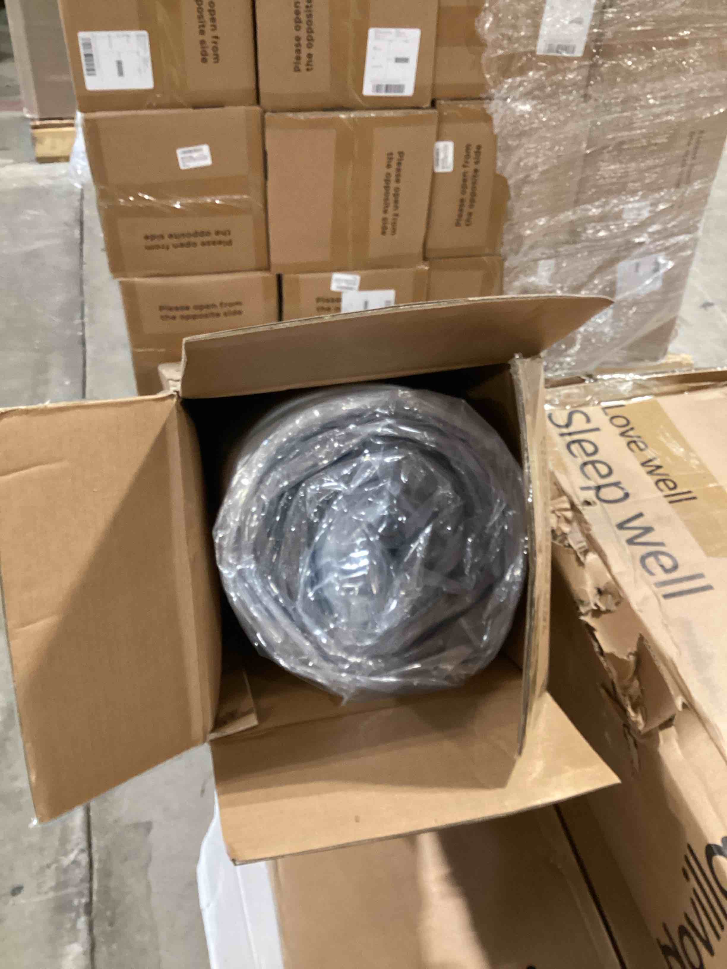 https://s3.amazonaws.com/lotting-images-prod/bidfta/YEL6785890_1724252035631.jpeg