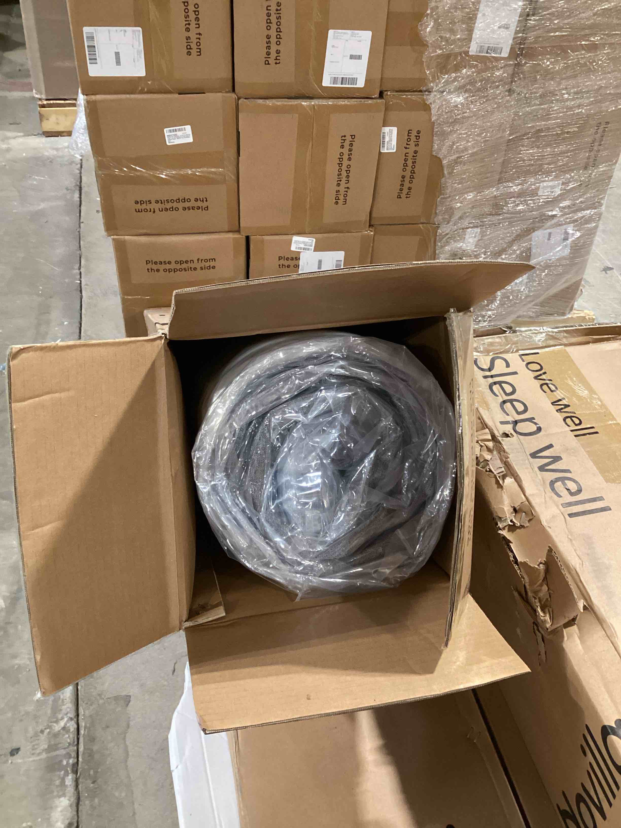 https://s3.amazonaws.com/lotting-images-prod/bidfta/YEL6785890_1724252037132.jpeg