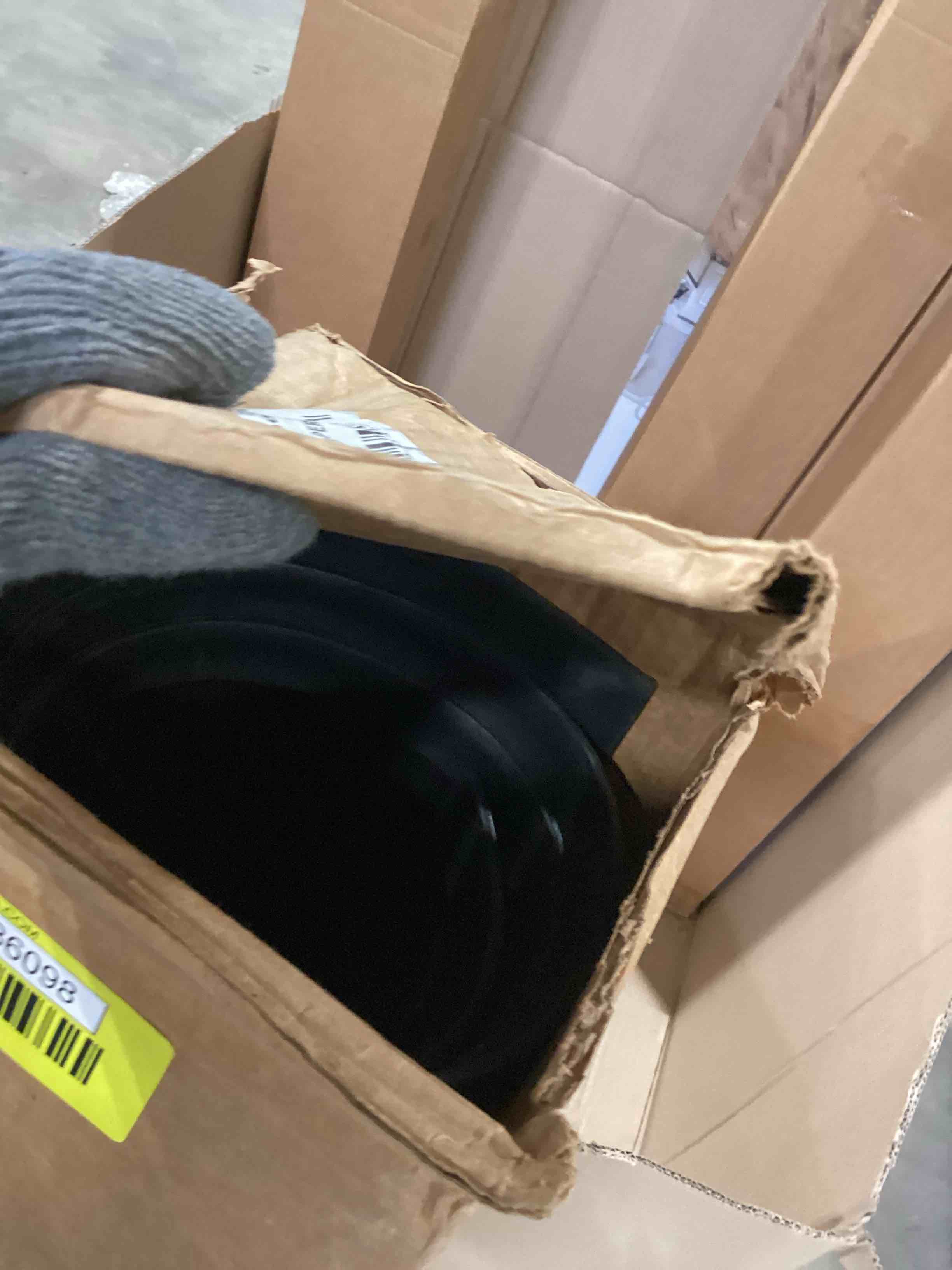 https://s3.amazonaws.com/lotting-images-prod/bidfta/YEL6786097_1724347835372.jpeg