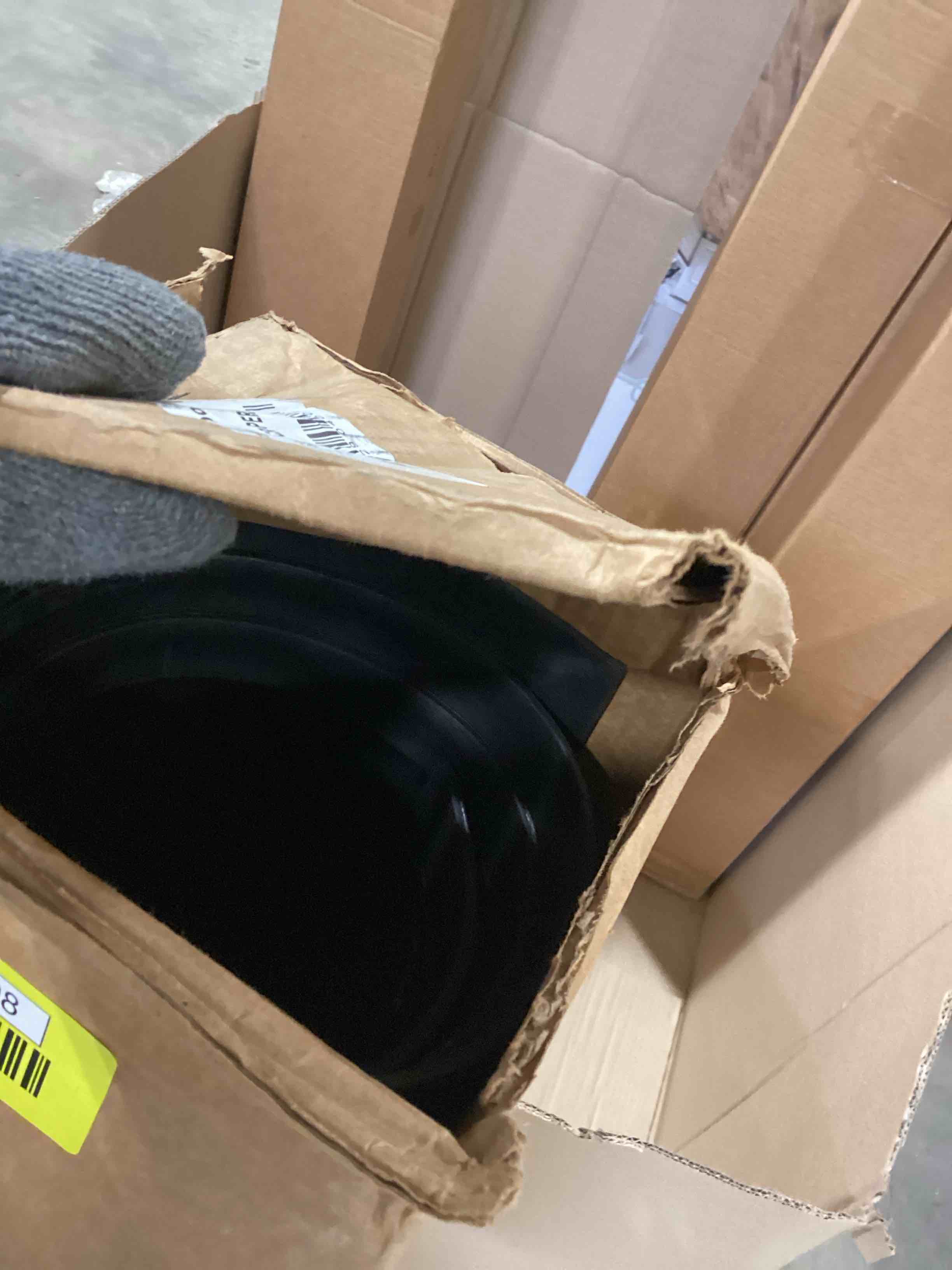 https://s3.amazonaws.com/lotting-images-prod/bidfta/YEL6786097_1724347836205.jpeg
