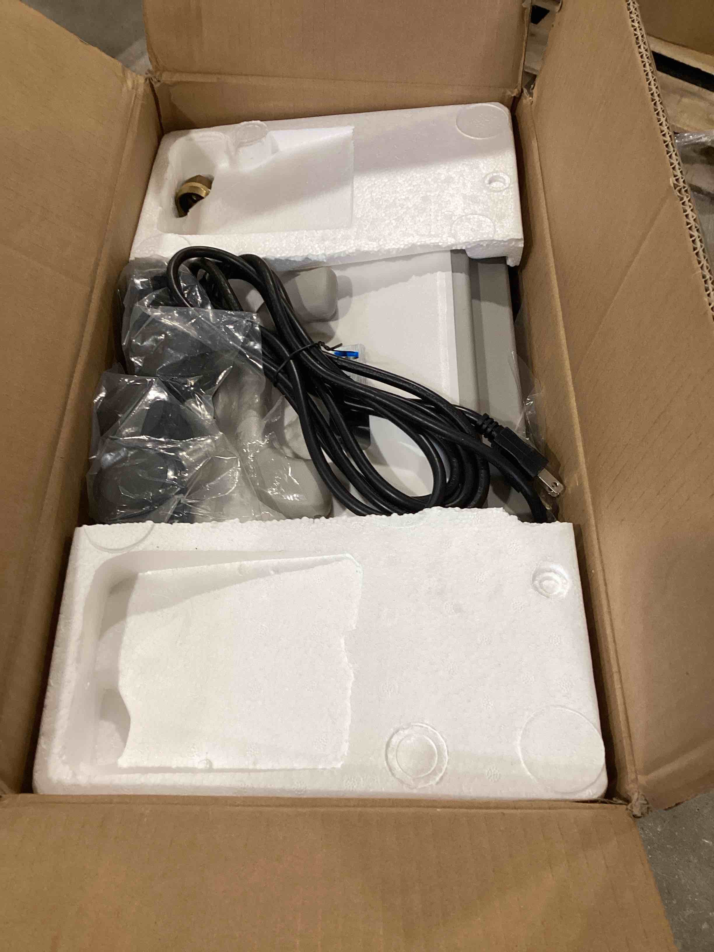 https://s3.amazonaws.com/lotting-images-prod/bidfta/YEL6787593_1723738862965.jpeg