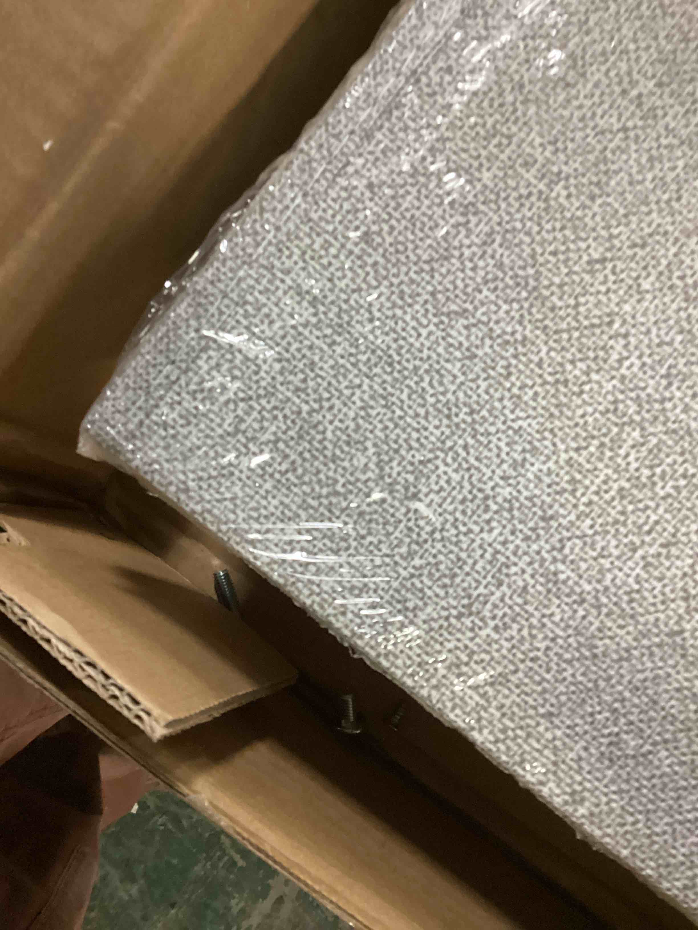 https://s3.amazonaws.com/lotting-images-prod/bidfta/YEL6787978_1737564374011.jpeg