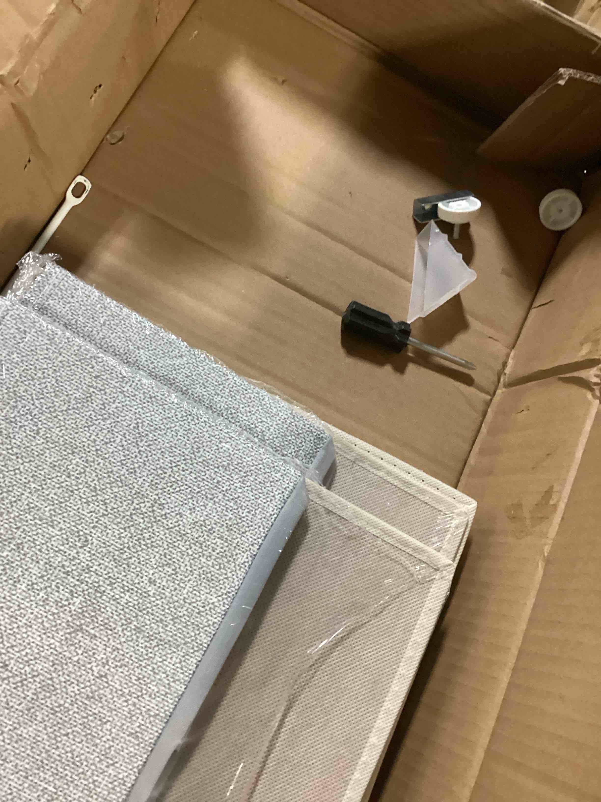 https://s3.amazonaws.com/lotting-images-prod/bidfta/YEL6787978_1737564377147.jpeg