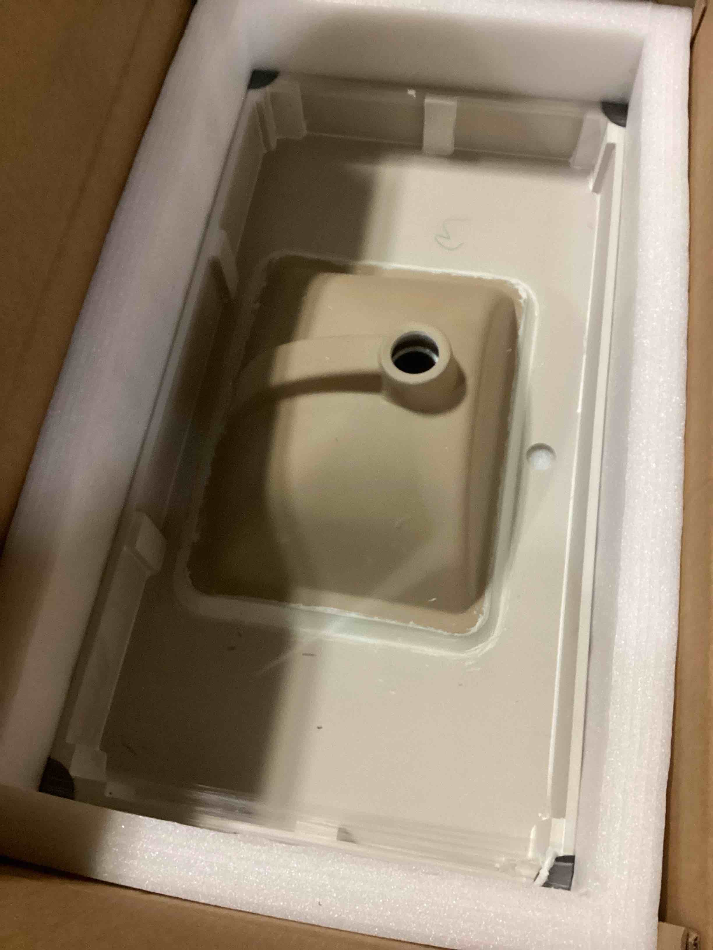 https://s3.amazonaws.com/lotting-images-prod/bidfta/YEL6788191_1737728291833.jpeg