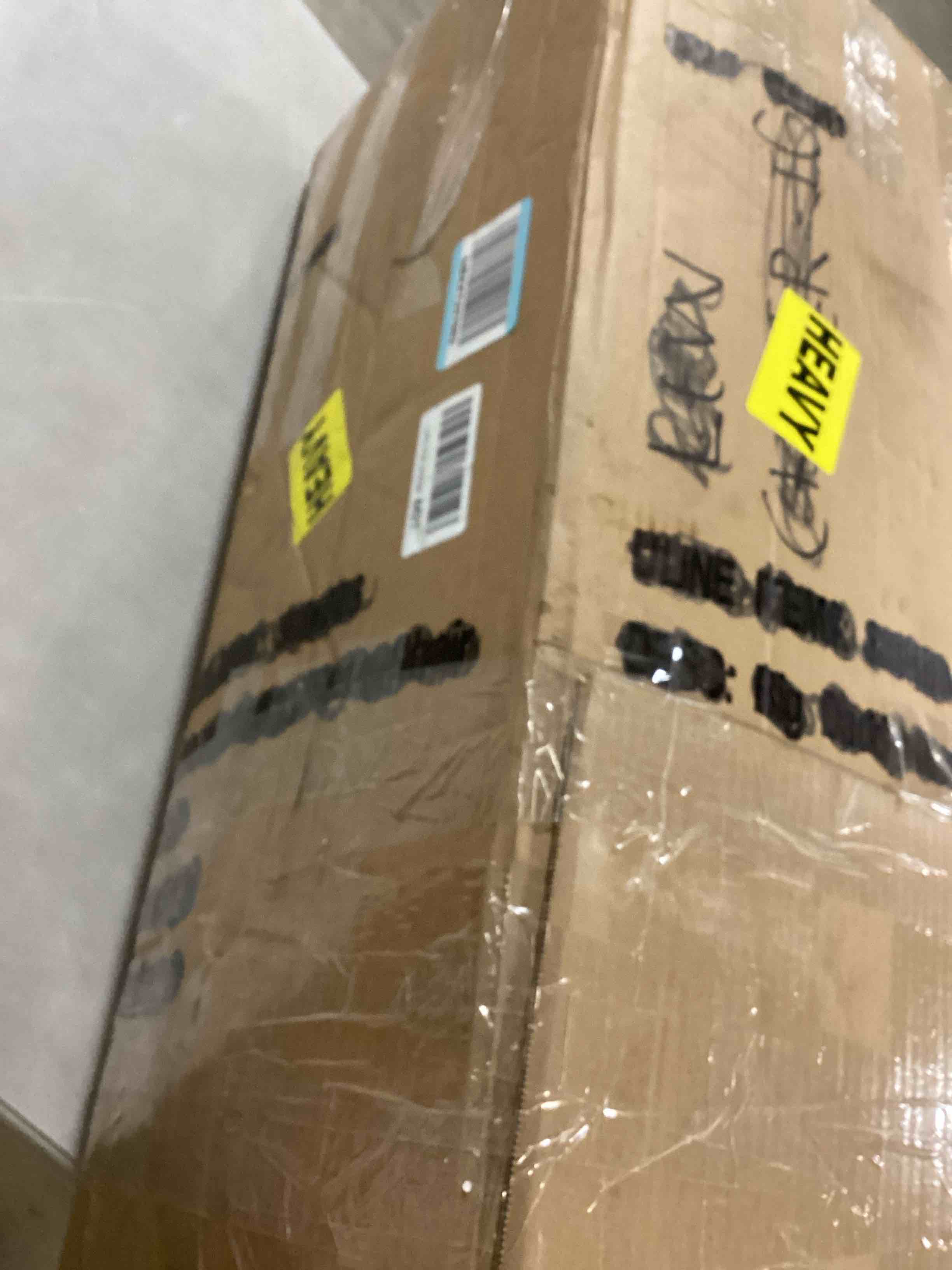 https://s3.amazonaws.com/lotting-images-prod/bidfta/YEL6788758_1738250286943.jpeg
