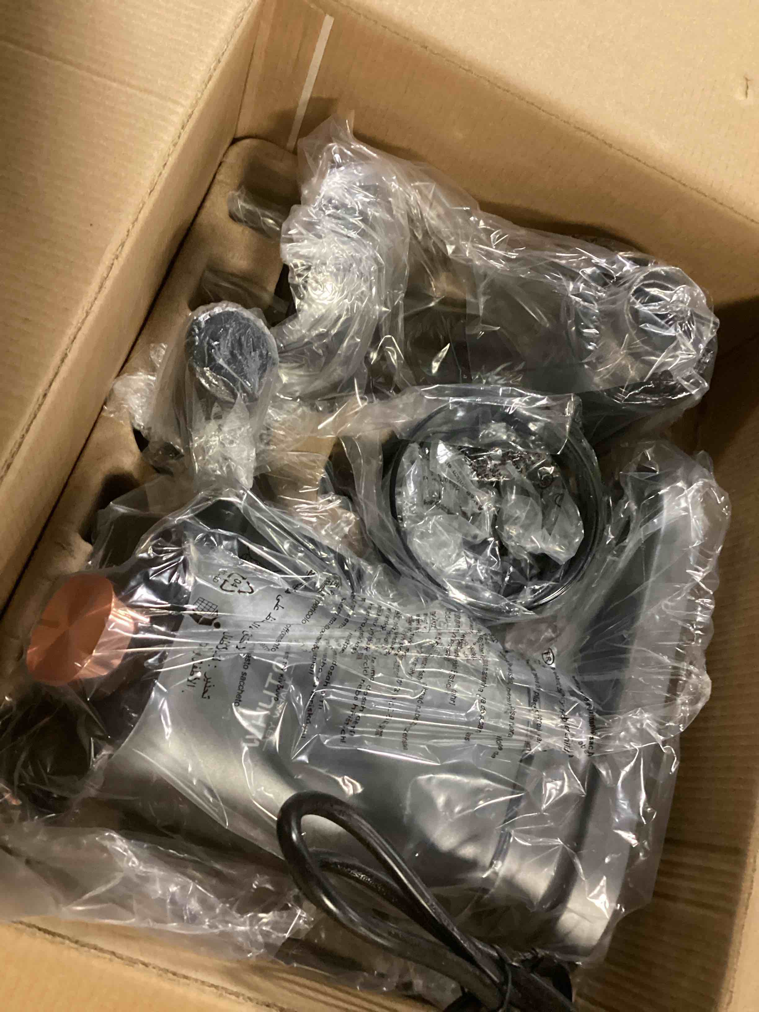 https://s3.amazonaws.com/lotting-images-prod/bidfta/YEL6788793_1738255638395.jpeg