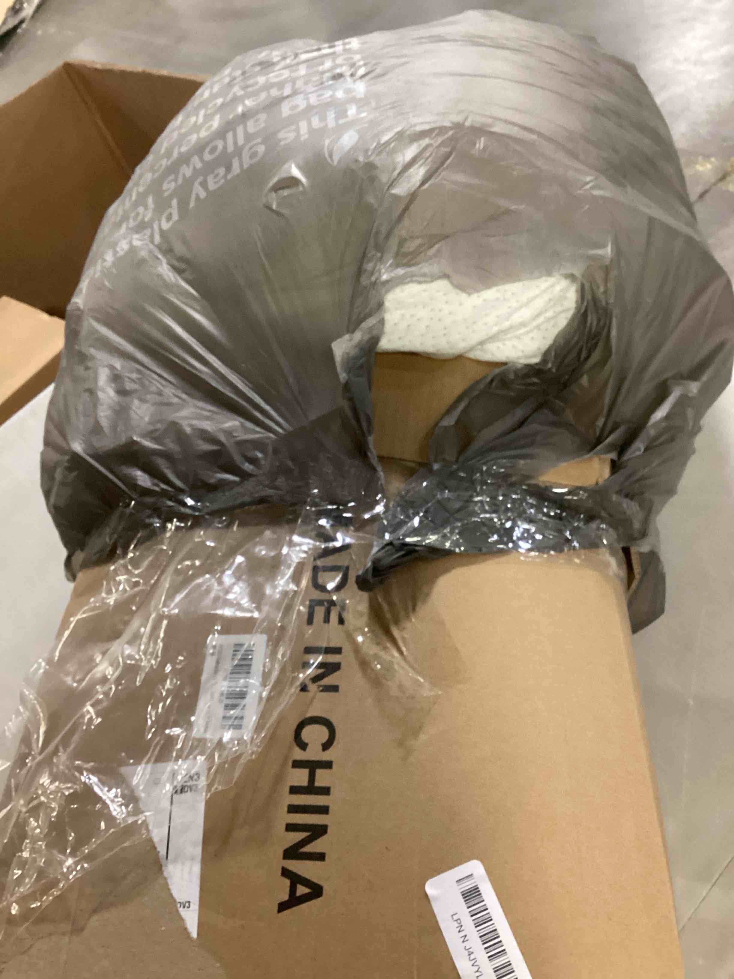 https://s3.amazonaws.com/lotting-images-prod/bidfta/YEL6788845_1738327254461.jpeg