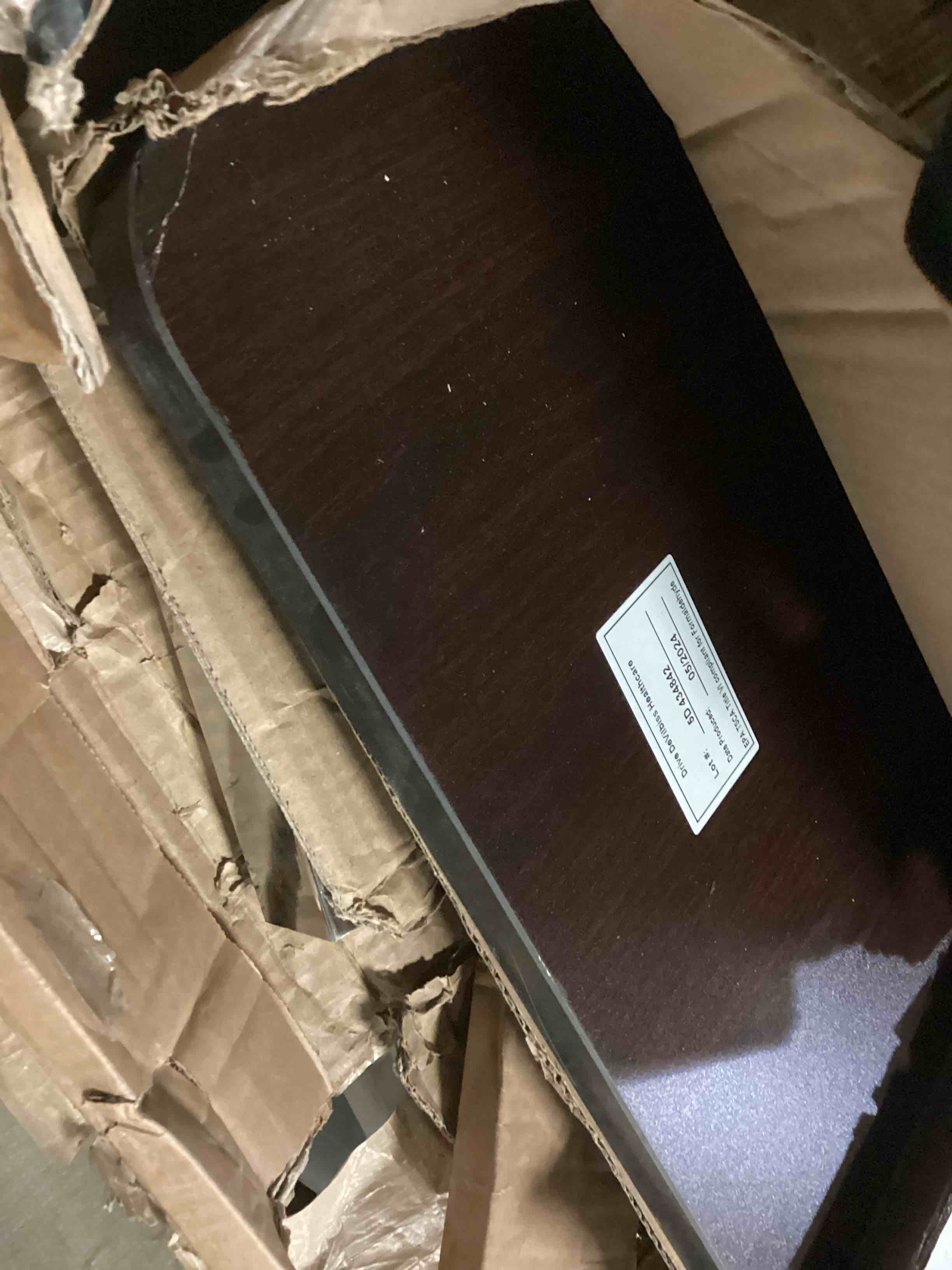 https://s3.amazonaws.com/lotting-images-prod/bidfta/YEL6789611_1733840200384.jpeg