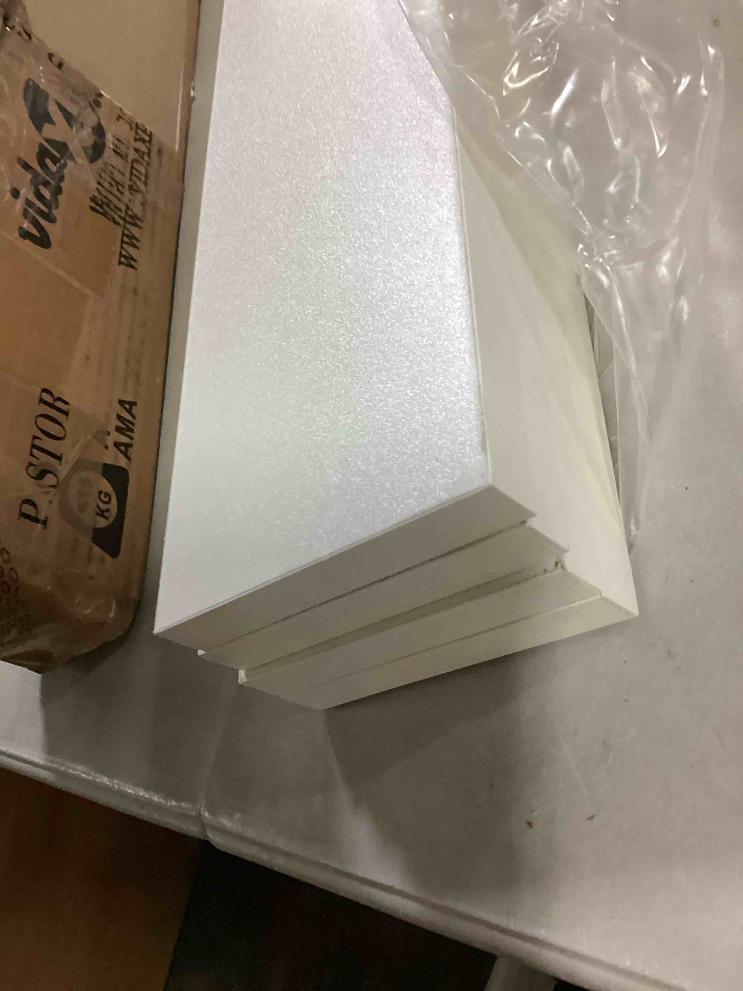 https://s3.amazonaws.com/lotting-images-prod/bidfta/YEL6790514_1734624409944.jpeg