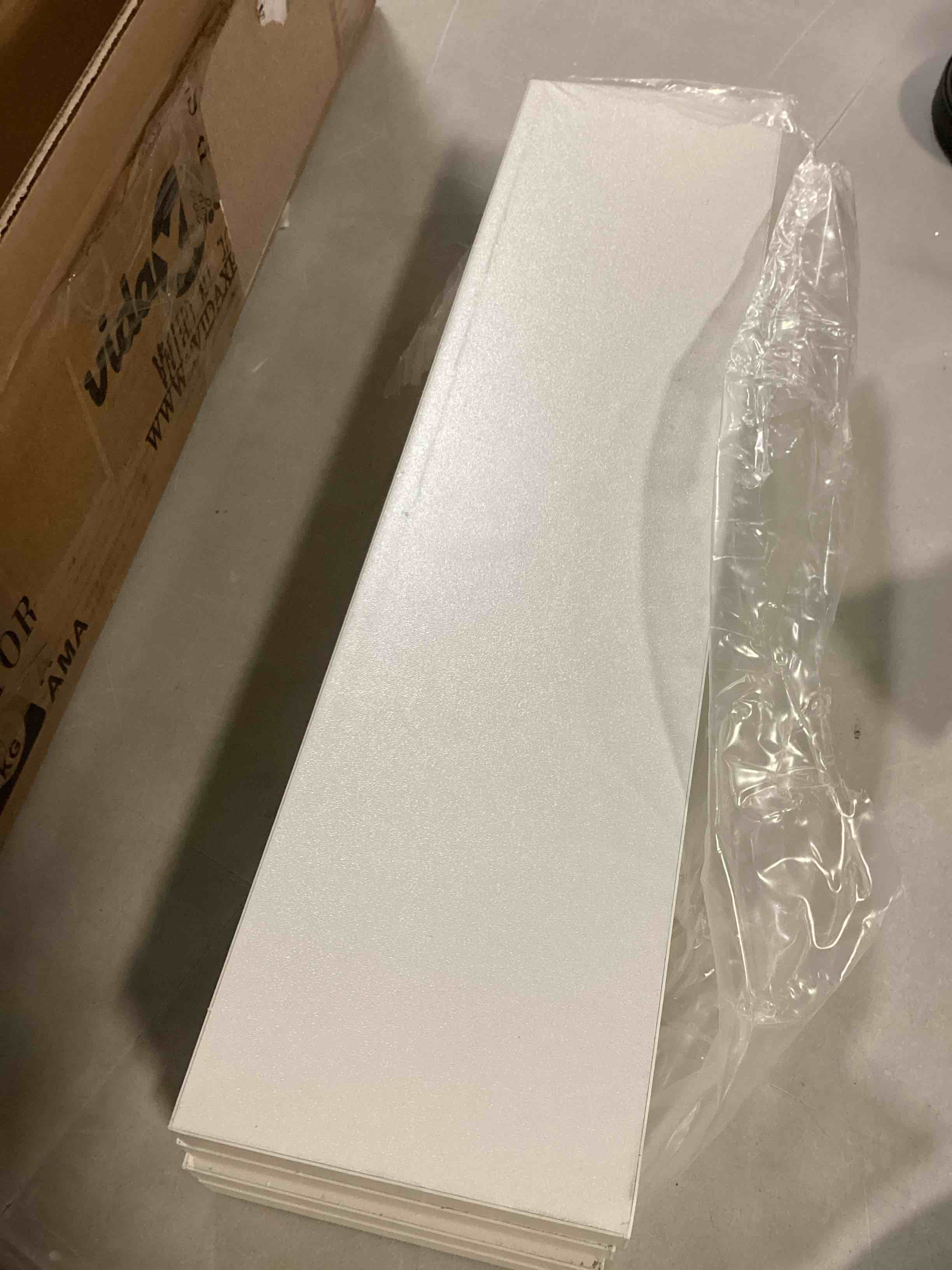 https://s3.amazonaws.com/lotting-images-prod/bidfta/YEL6790514_1734624411195.jpeg