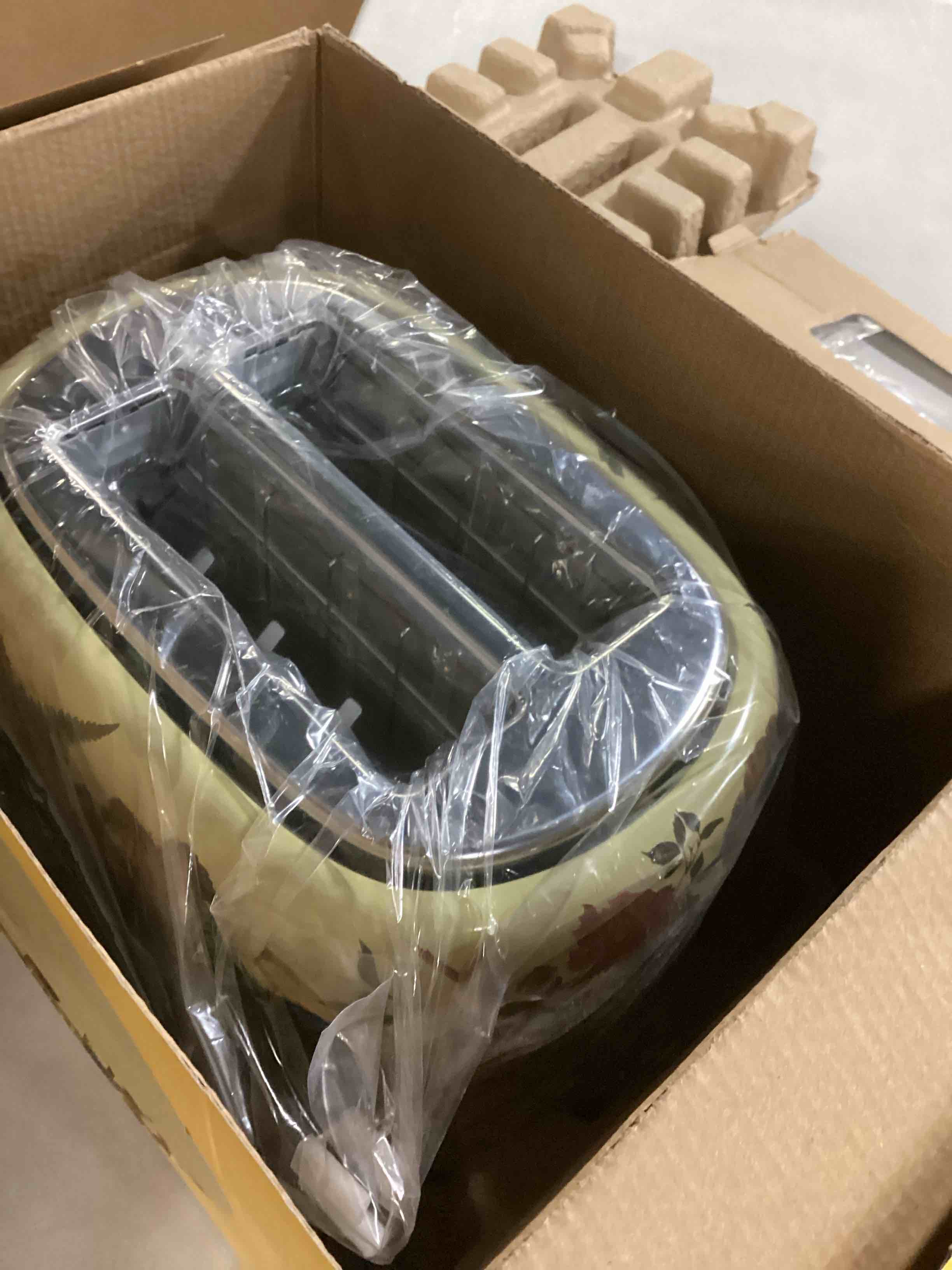 https://s3.amazonaws.com/lotting-images-prod/bidfta/YEL6790838_1735580730221.jpeg