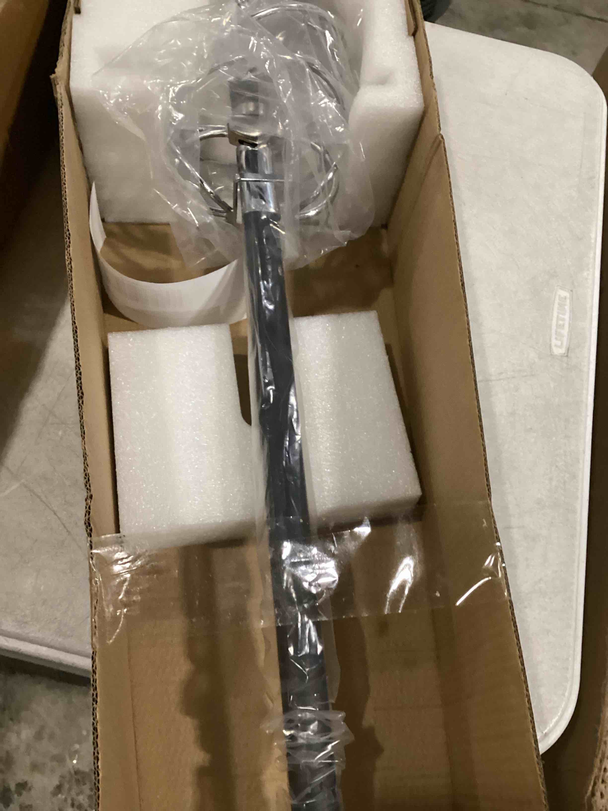 https://s3.amazonaws.com/lotting-images-prod/bidfta/YEL6790963_1736947965849.jpeg