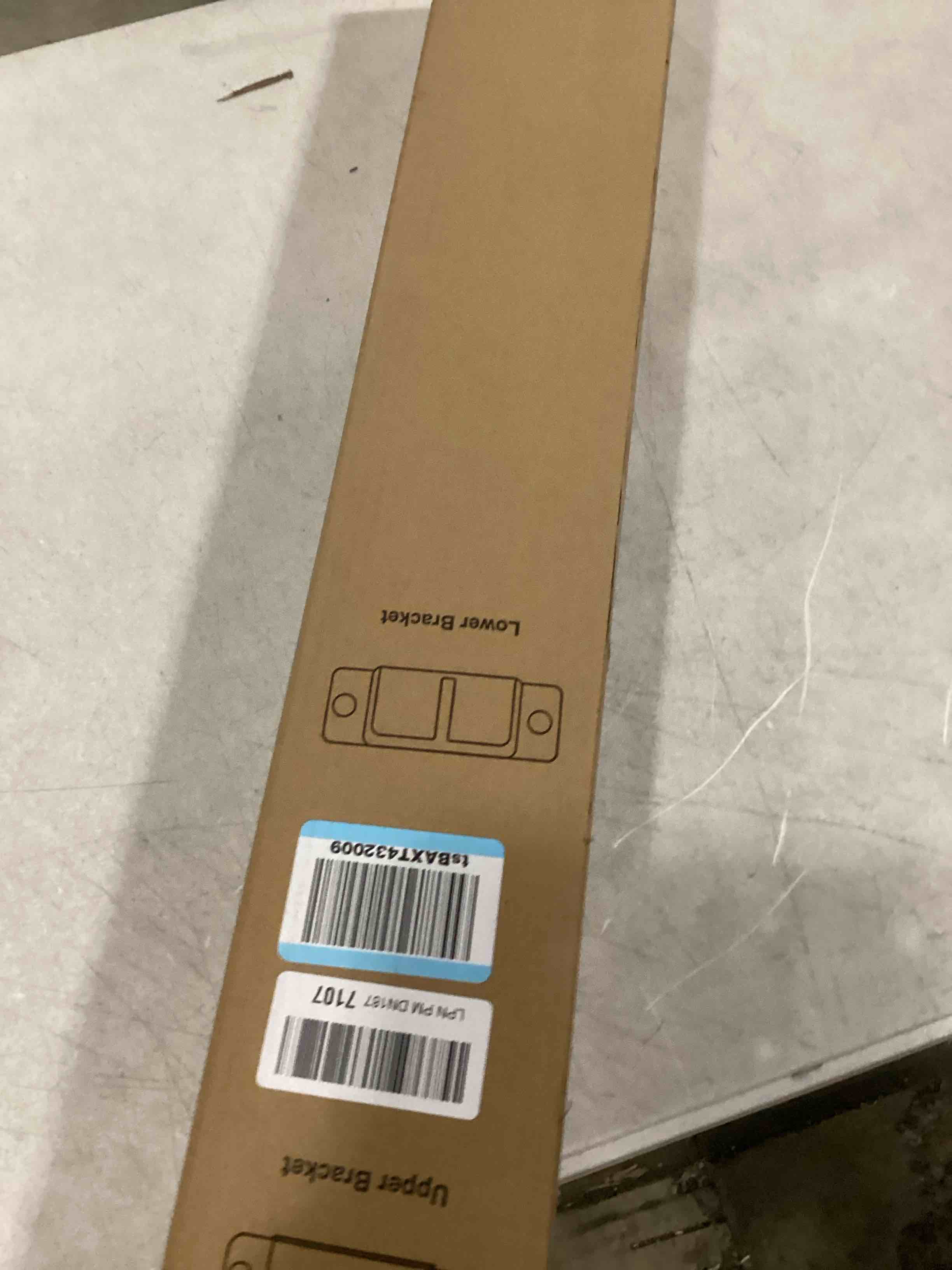 https://s3.amazonaws.com/lotting-images-prod/bidfta/YEL6792059_1738001832918.jpeg