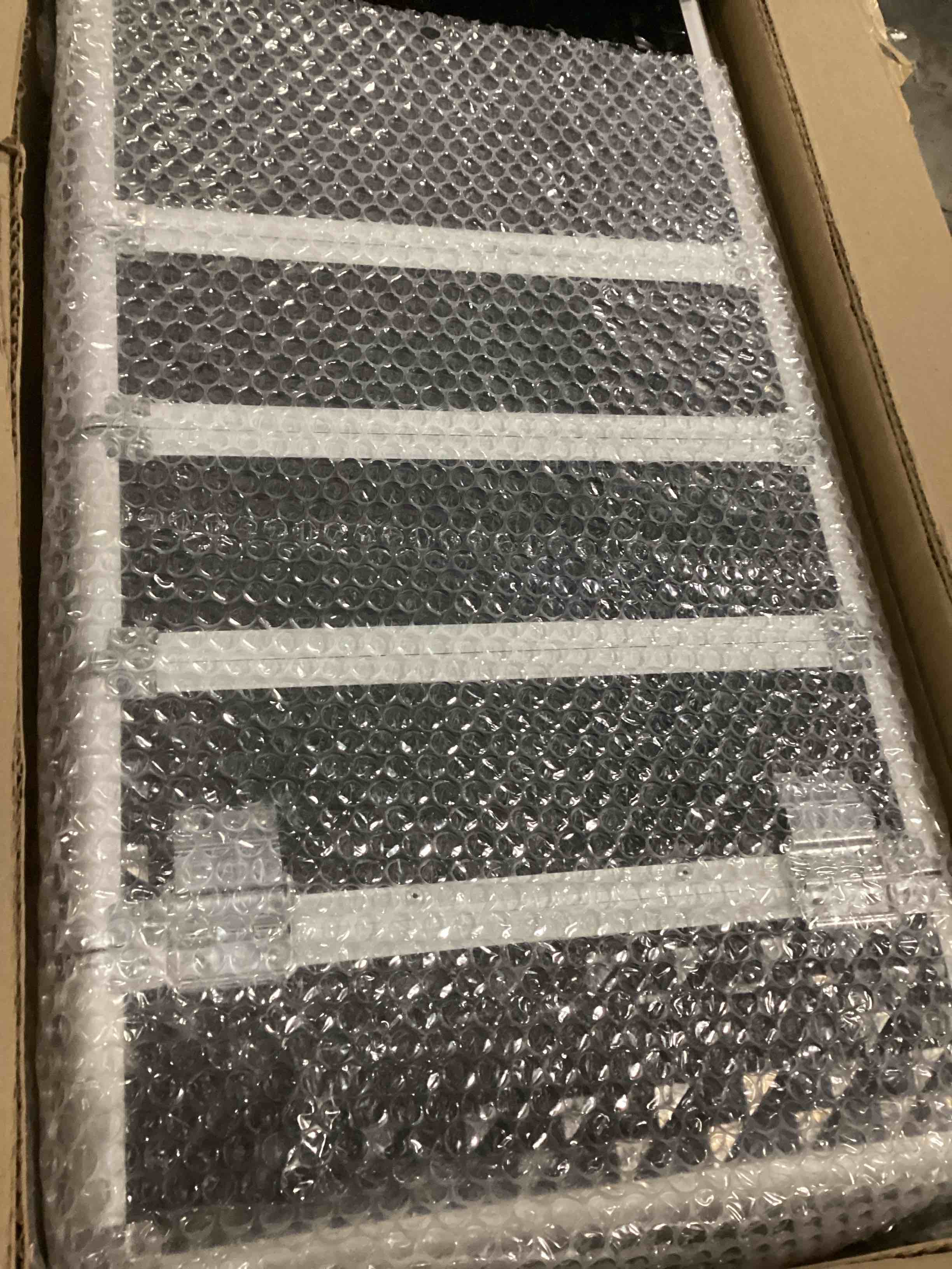 https://s3.amazonaws.com/lotting-images-prod/bidfta/YEL6792113_1738007935841.jpeg