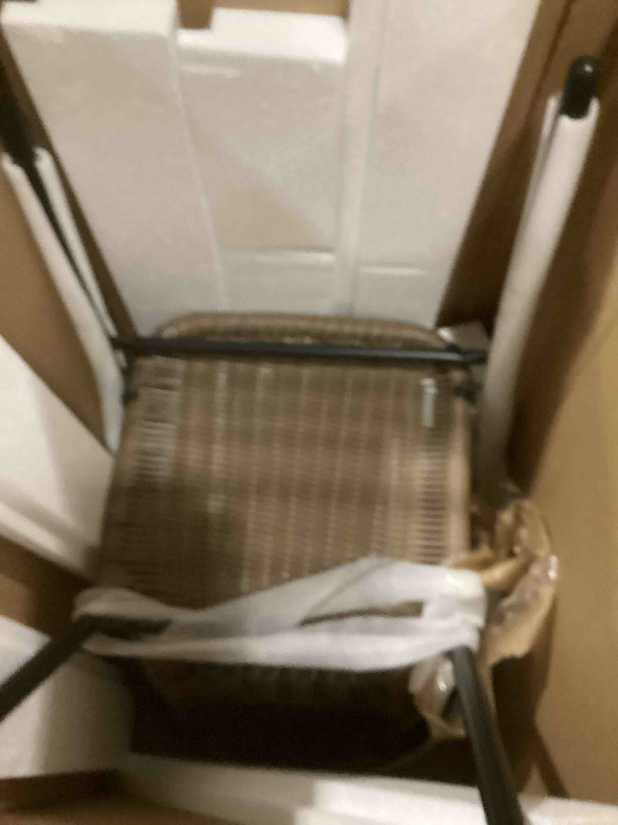 https://s3.amazonaws.com/lotting-images-prod/bidfta/YEL6792160_1738072804928.jpeg
