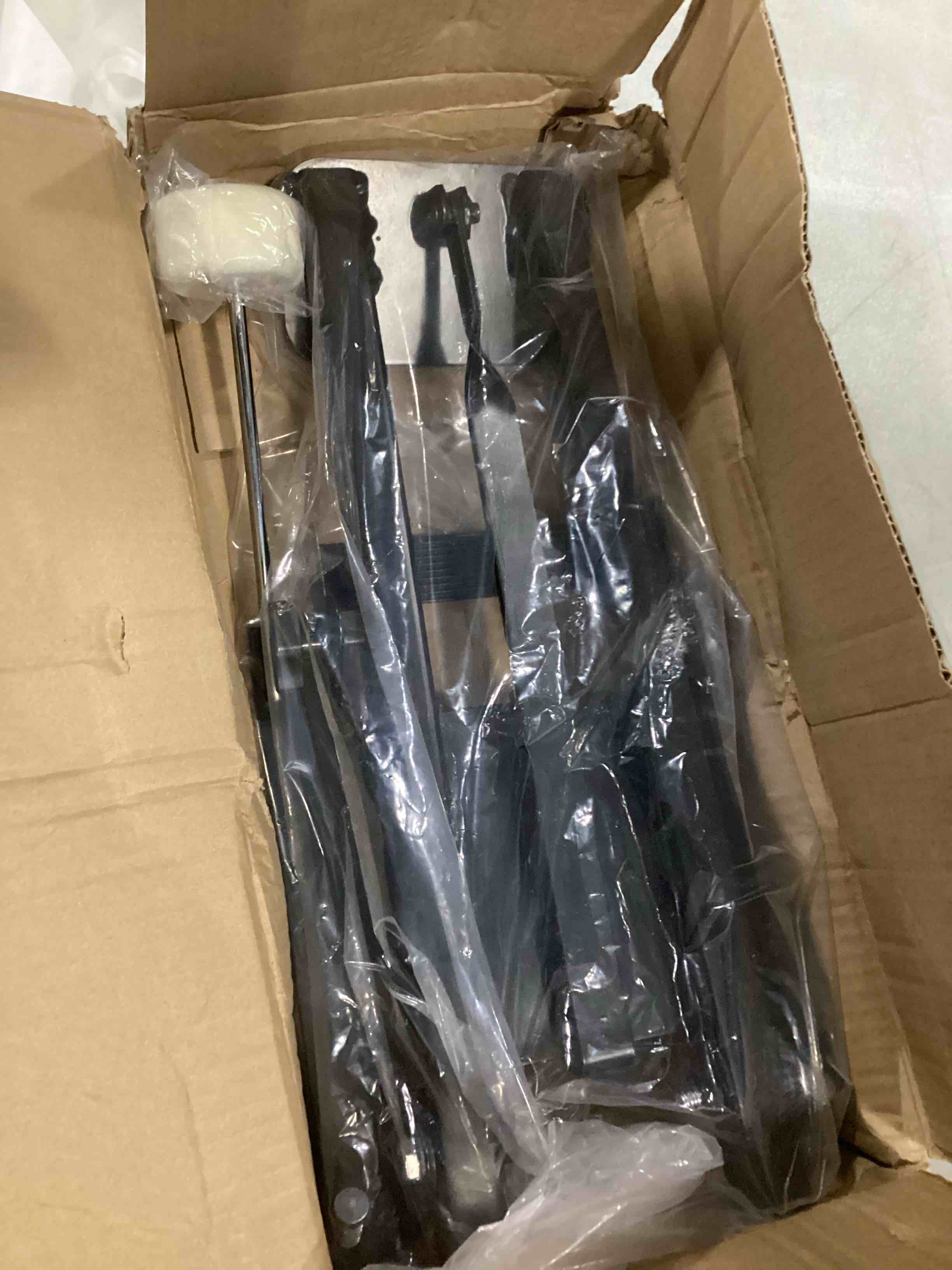 https://s3.amazonaws.com/lotting-images-prod/bidfta/YEL6792648_1733318884790.jpeg