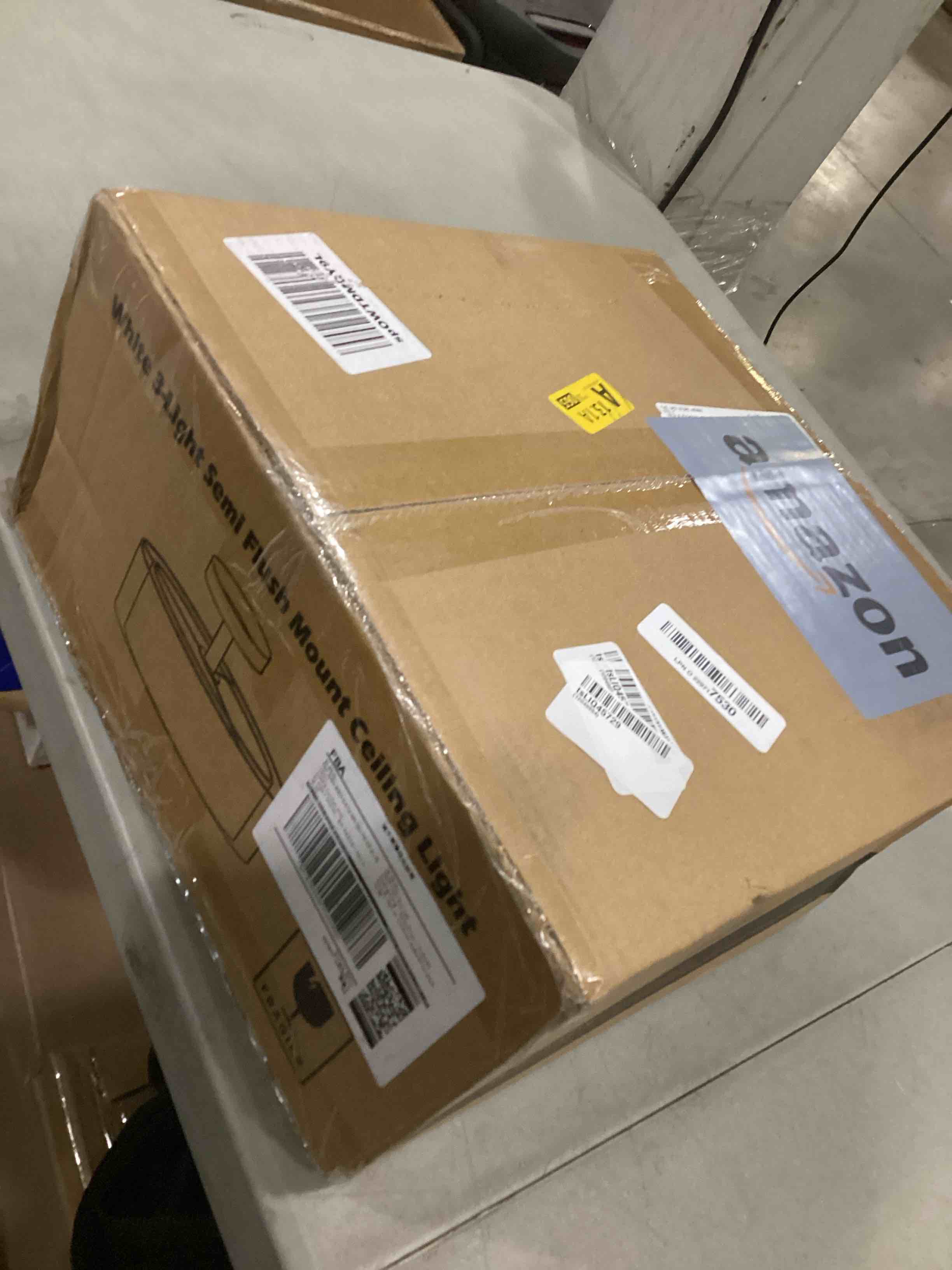 https://s3.amazonaws.com/lotting-images-prod/bidfta/YEL6792773_1733330823357.jpeg