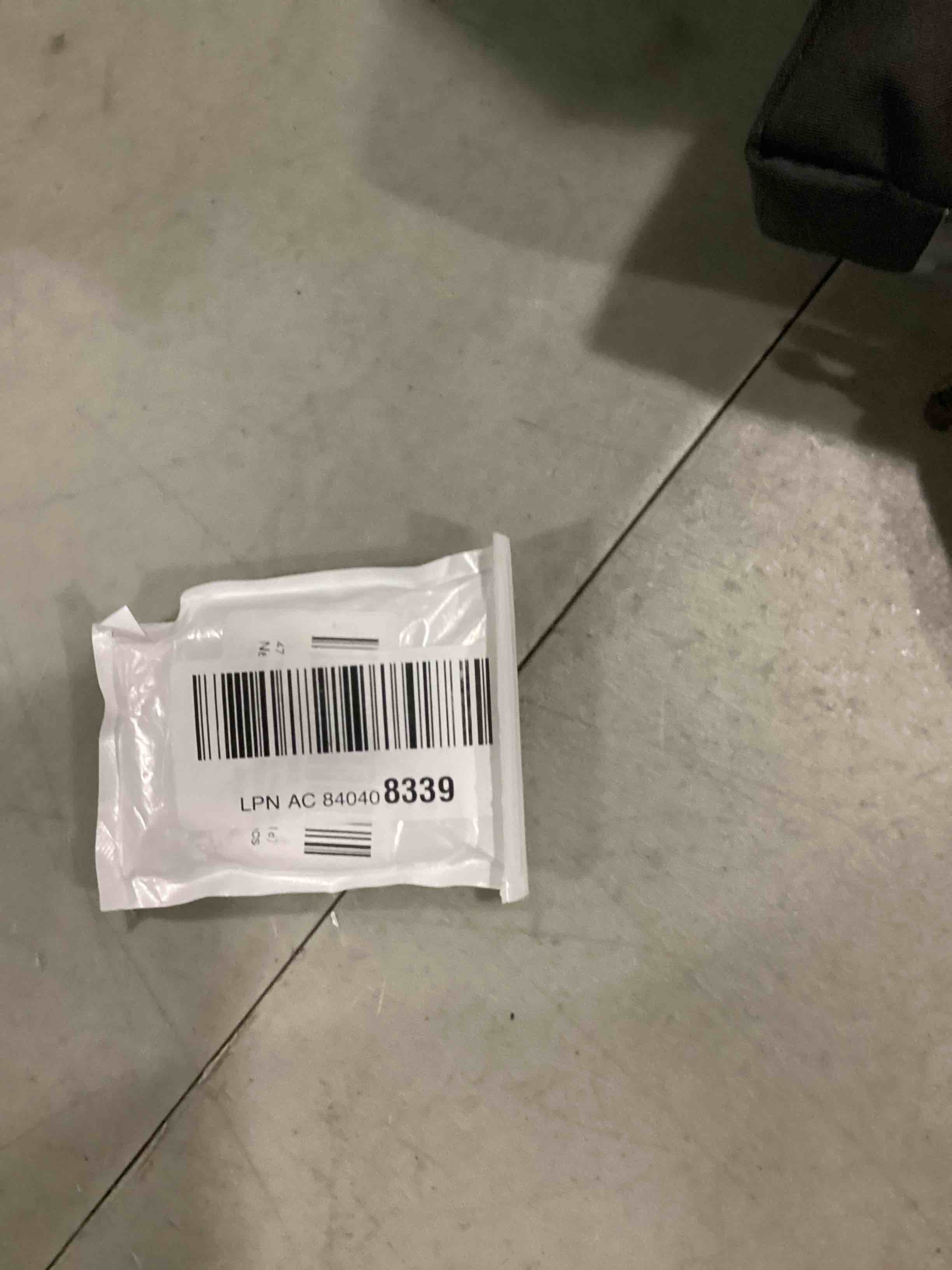 https://s3.amazonaws.com/lotting-images-prod/bidfta/YEL6793299_1733500814890.jpeg