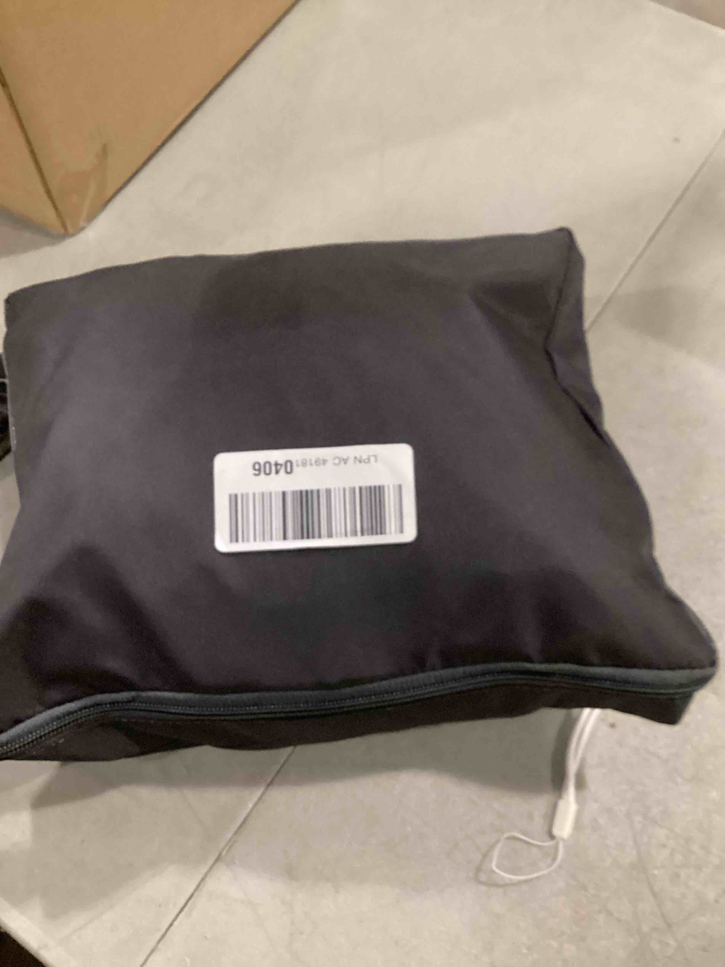 https://s3.amazonaws.com/lotting-images-prod/bidfta/YEL6793304_1733501201553.jpeg