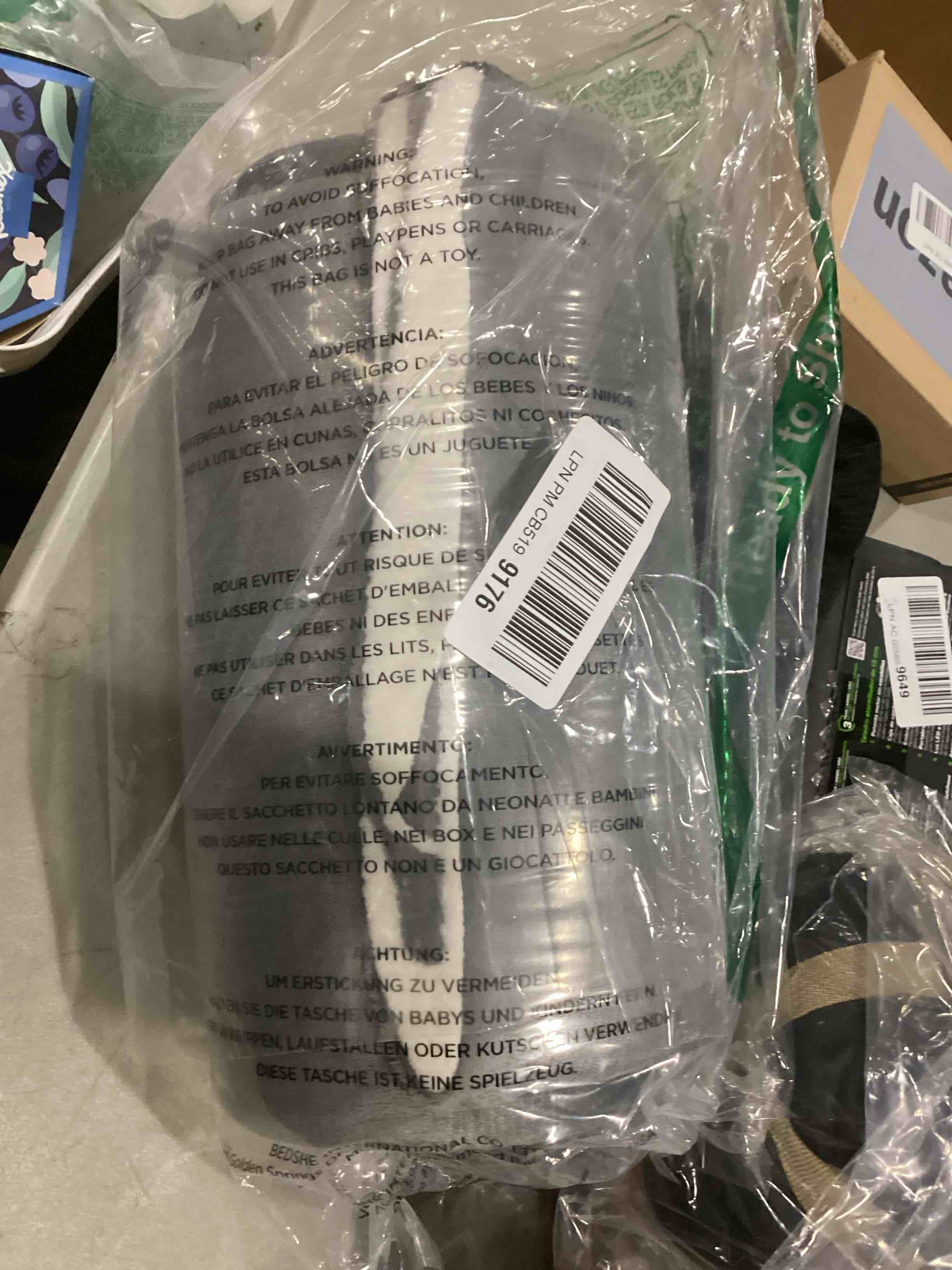 https://s3.amazonaws.com/lotting-images-prod/bidfta/YEL6793426_1733749290609.jpeg