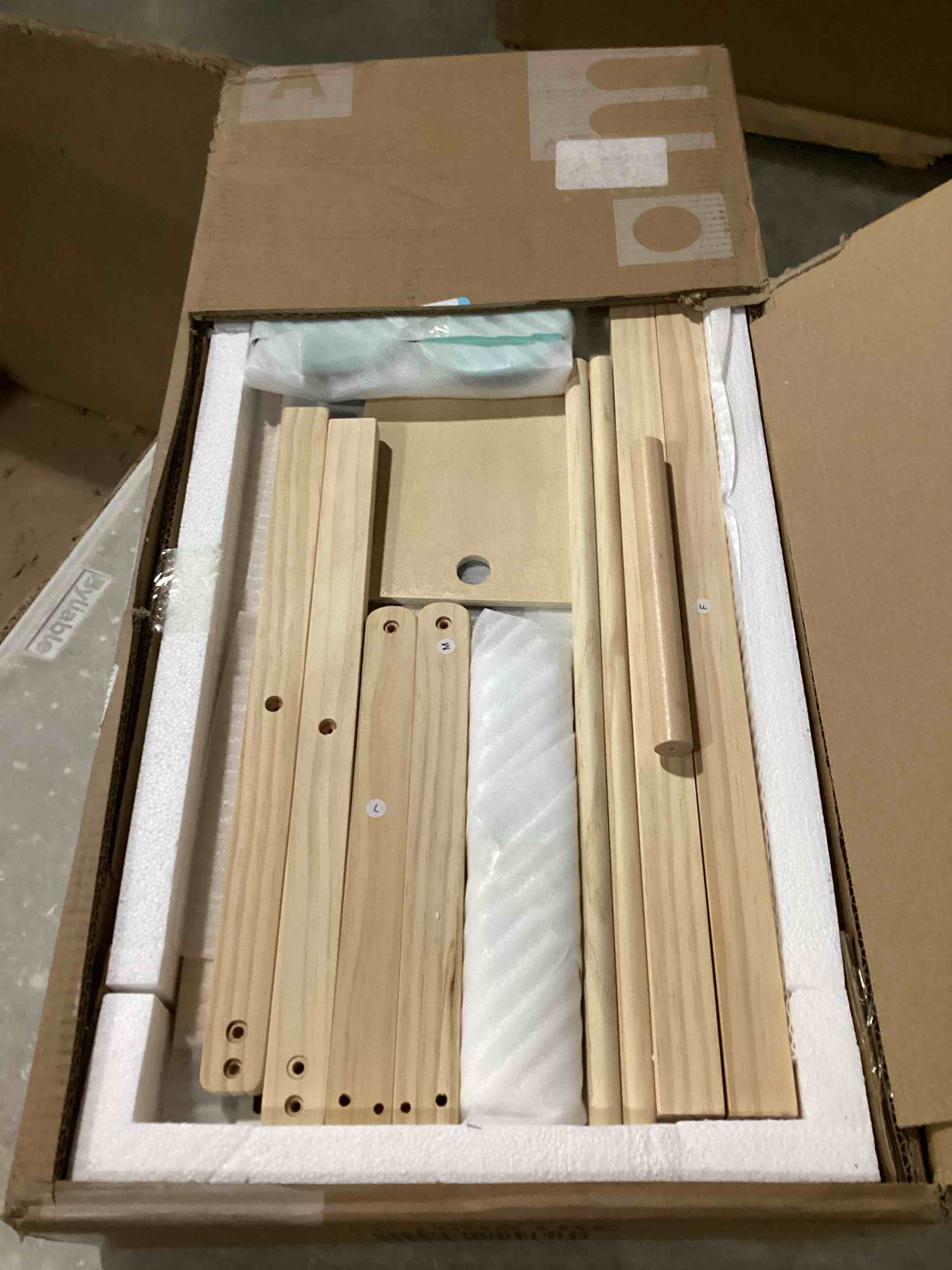 https://s3.amazonaws.com/lotting-images-prod/bidfta/YEL6793995_1736945808779.jpeg