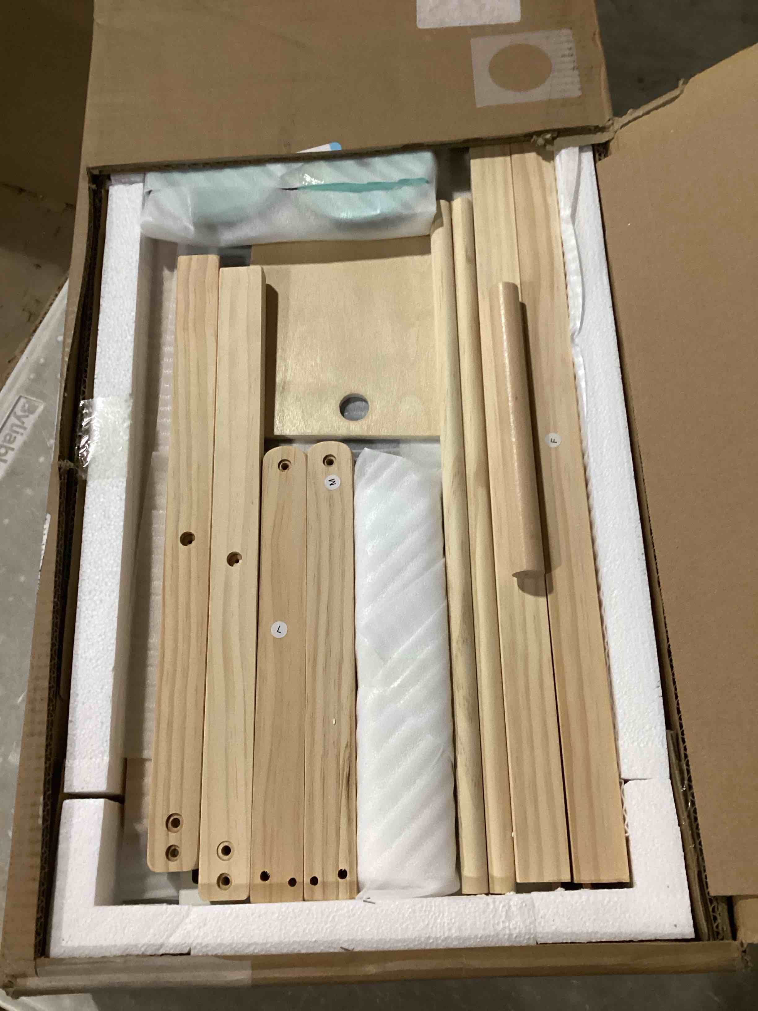 https://s3.amazonaws.com/lotting-images-prod/bidfta/YEL6793995_1736945810579.jpeg