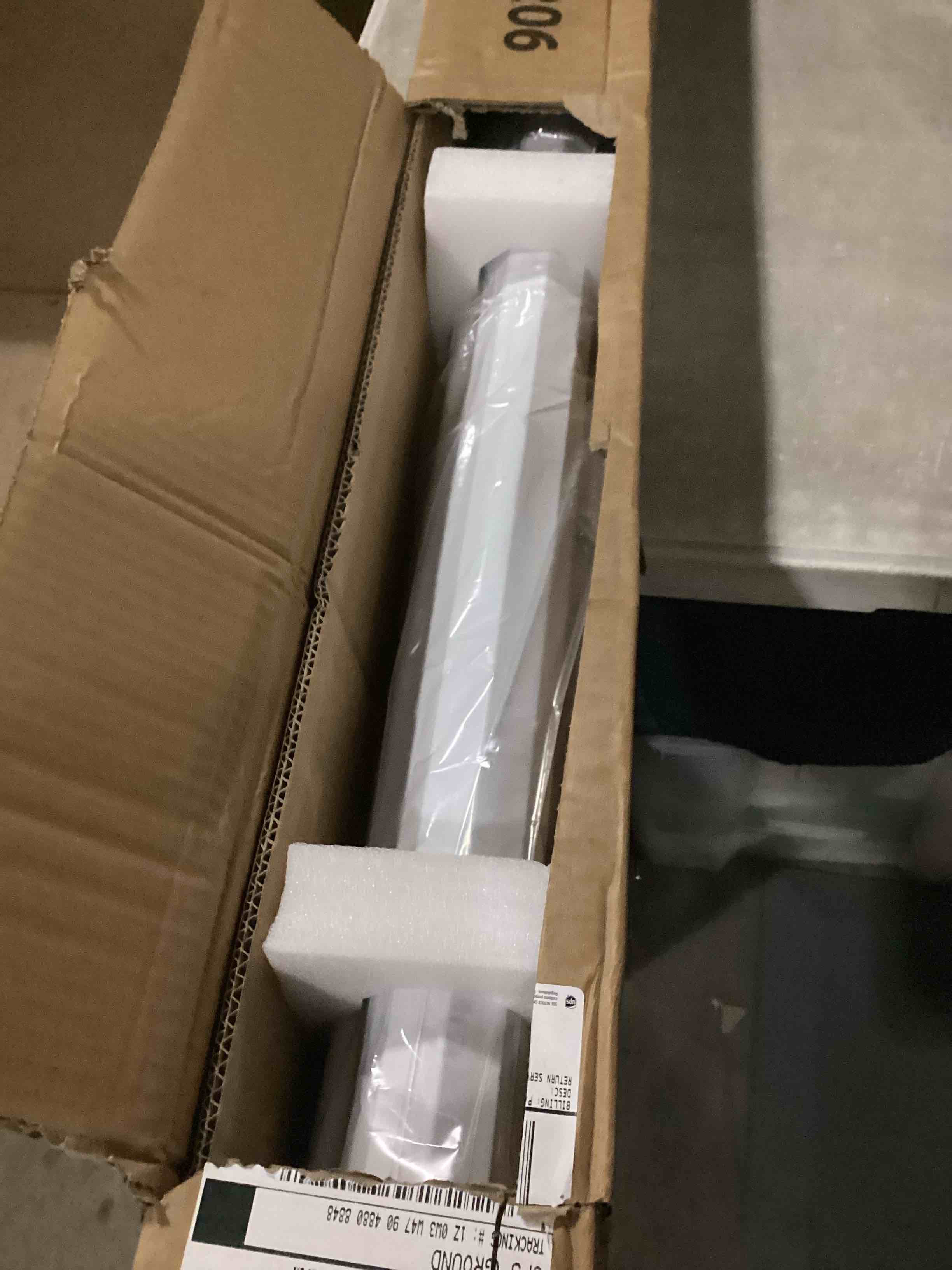 https://s3.amazonaws.com/lotting-images-prod/bidfta/YEL6794028_1736950766505.jpeg