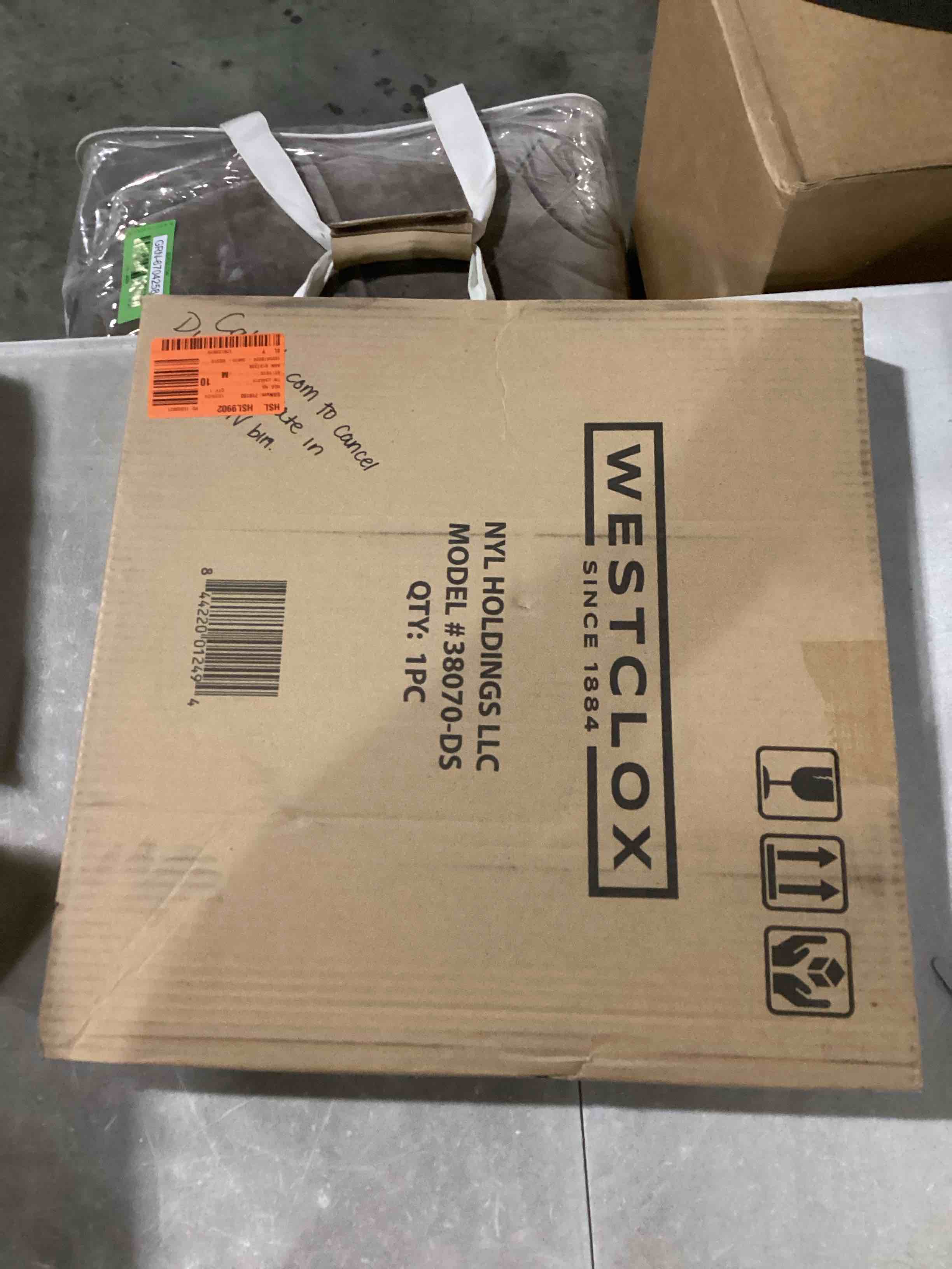 https://s3.amazonaws.com/lotting-images-prod/bidfta/YEL6794078_1736959911499.jpeg