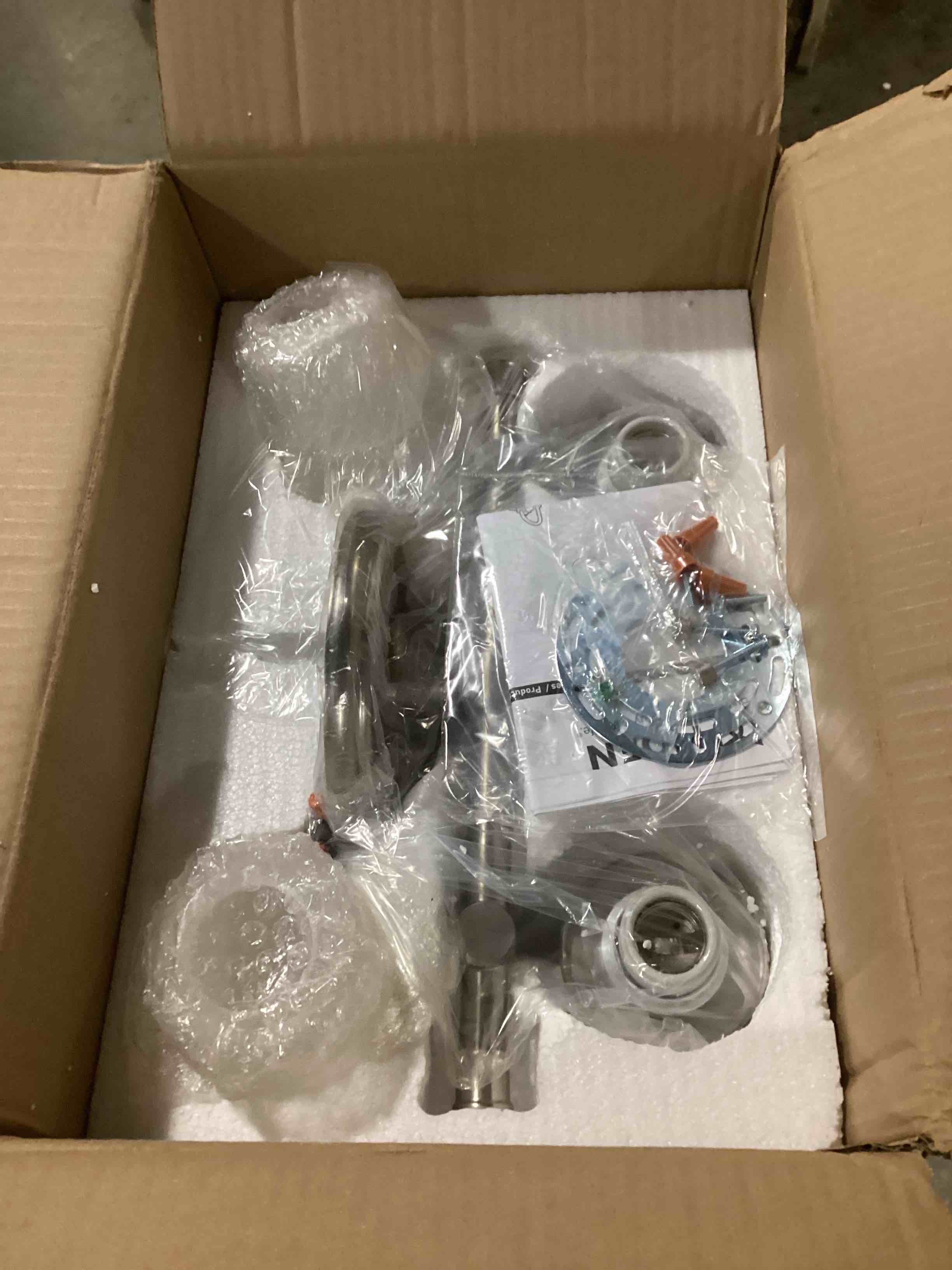 https://s3.amazonaws.com/lotting-images-prod/bidfta/YEL6794975_1737563548610.jpeg