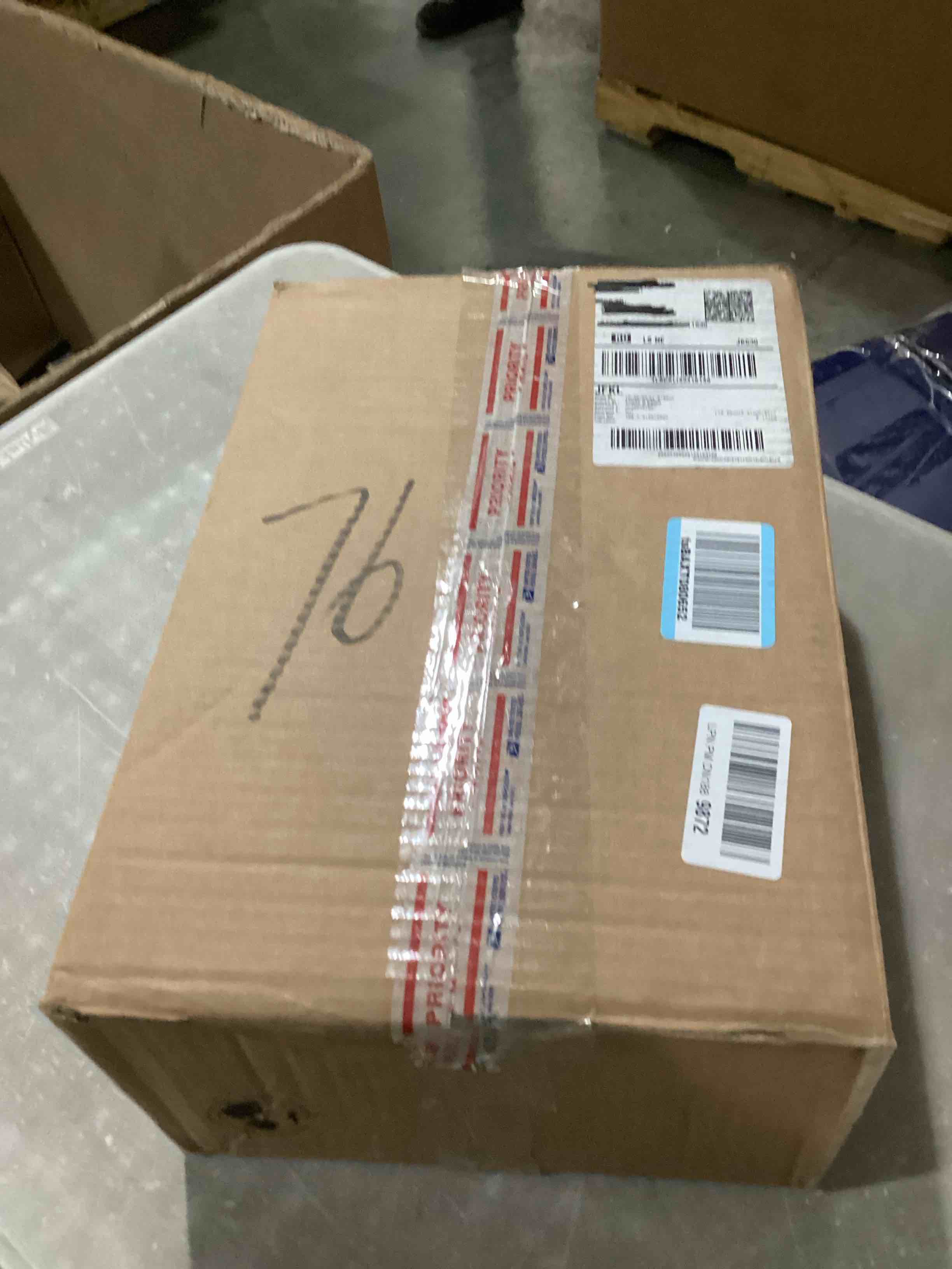 https://s3.amazonaws.com/lotting-images-prod/bidfta/YEL6795003_1737574375507.jpeg