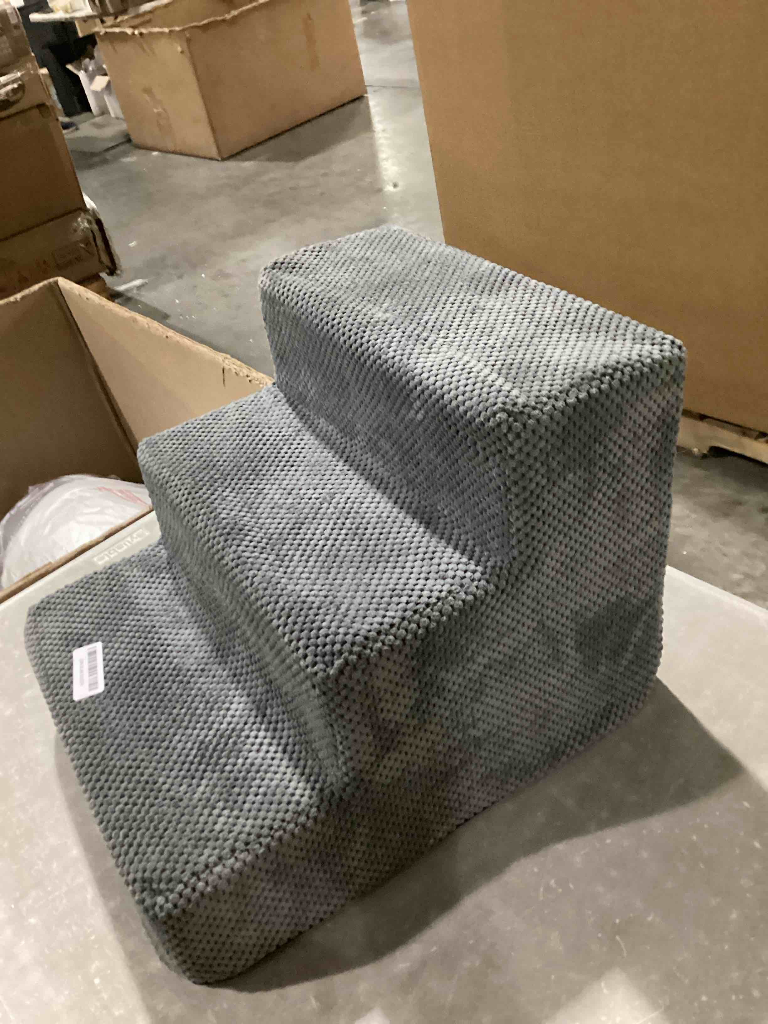 https://s3.amazonaws.com/lotting-images-prod/bidfta/YEL6795024_1737635281453.jpeg