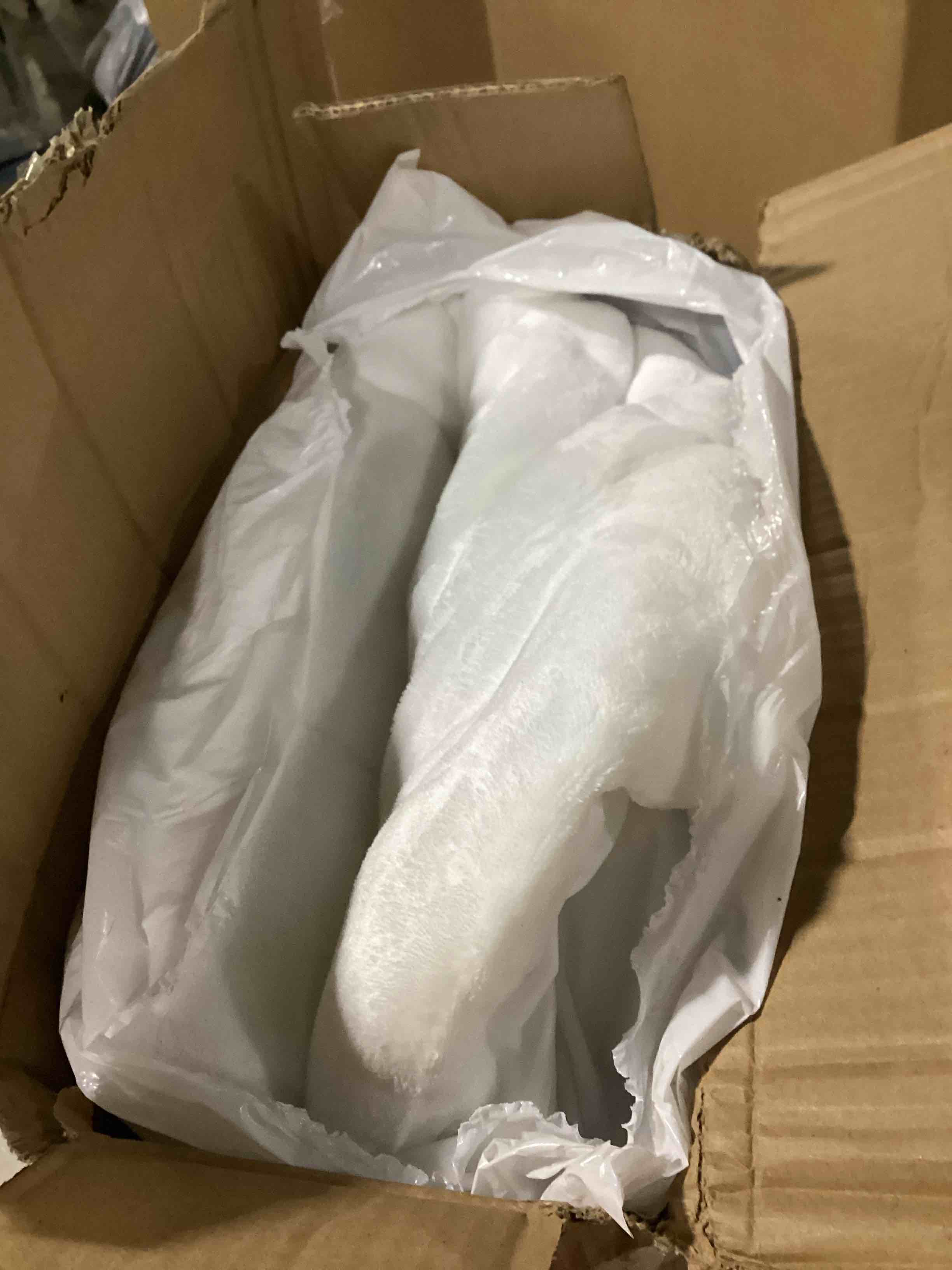 https://s3.amazonaws.com/lotting-images-prod/bidfta/YEL6795071_1737646208563.jpeg