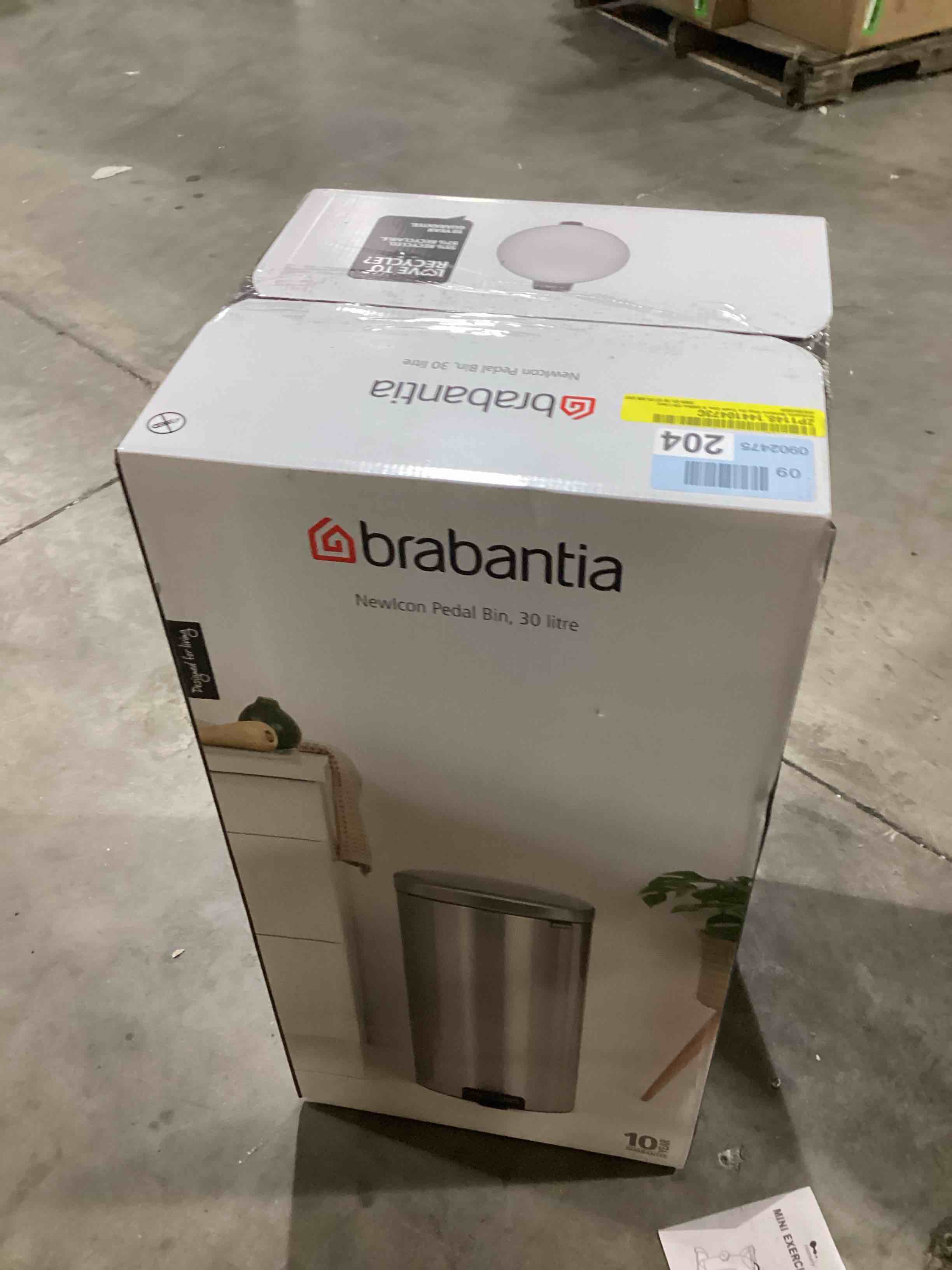 https://s3.amazonaws.com/lotting-images-prod/bidfta/YEL6795127_1737654396078.jpeg