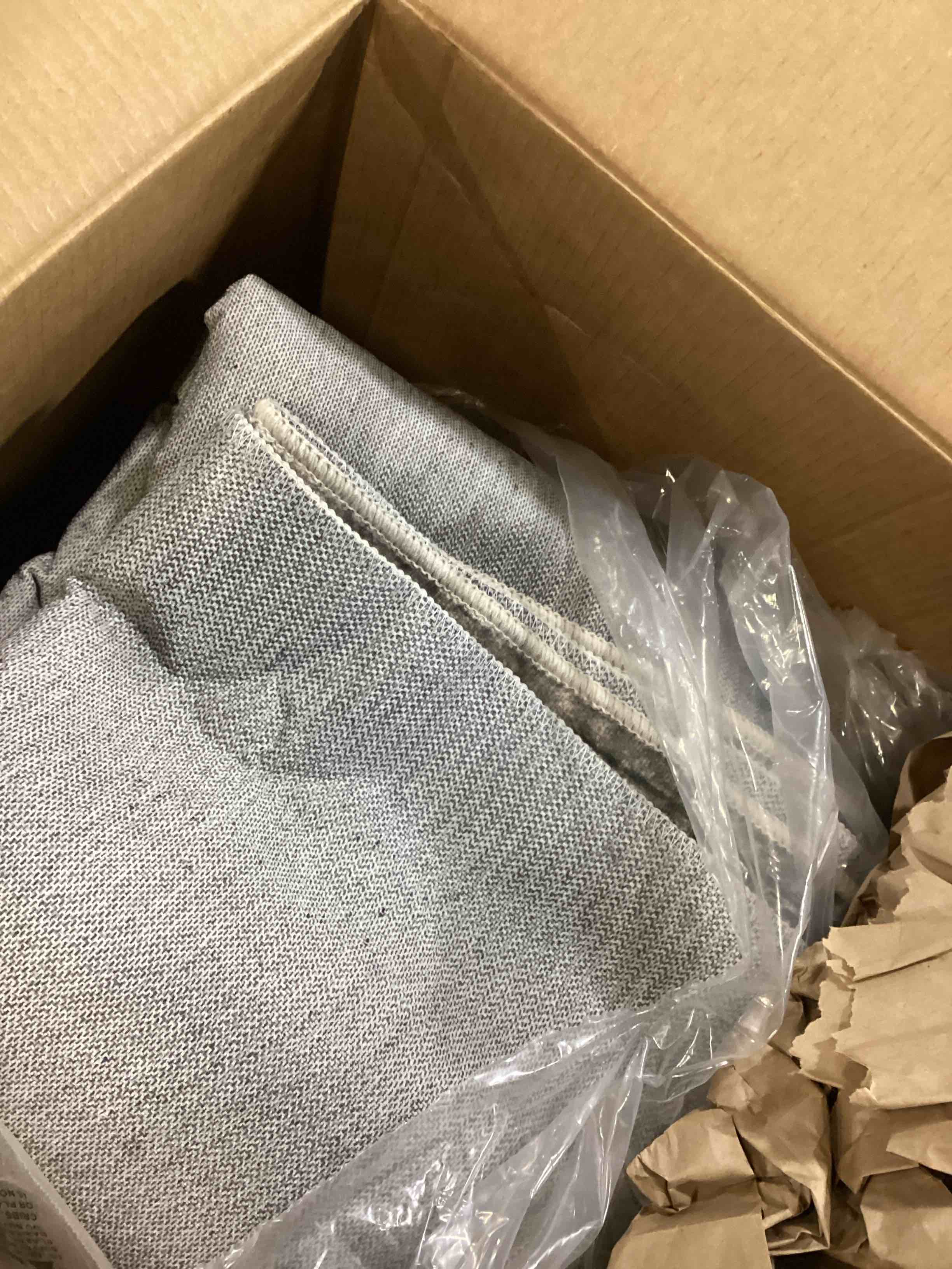 https://s3.amazonaws.com/lotting-images-prod/bidfta/YEL6795454_1737638577583.jpeg