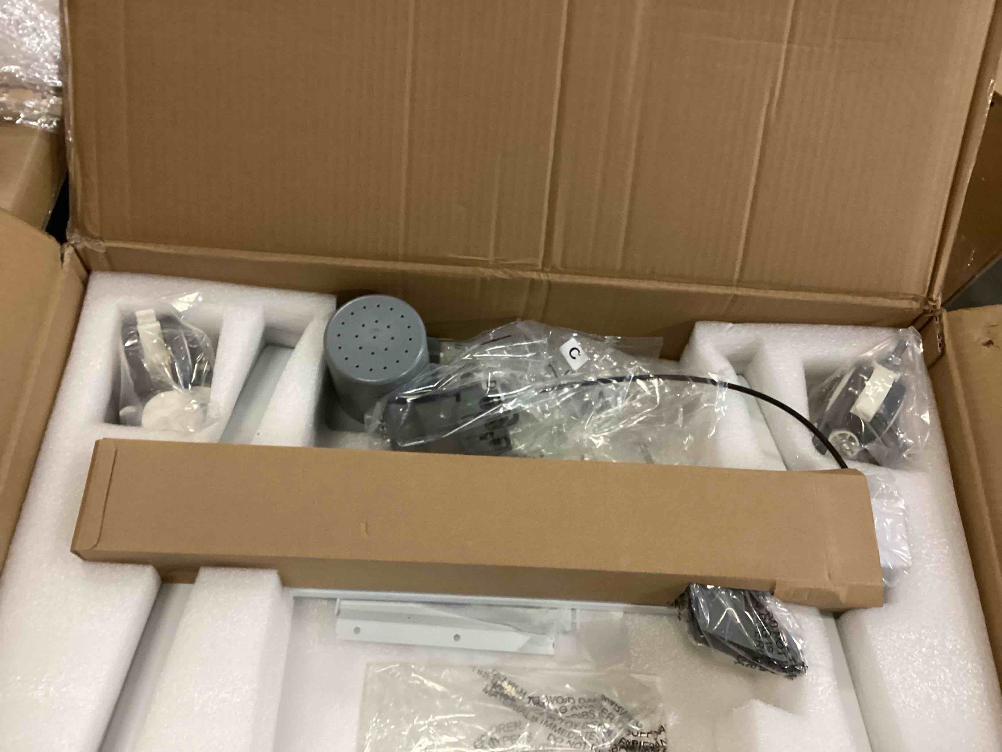https://s3.amazonaws.com/lotting-images-prod/bidfta/YEL6795747_1738007097535.jpeg