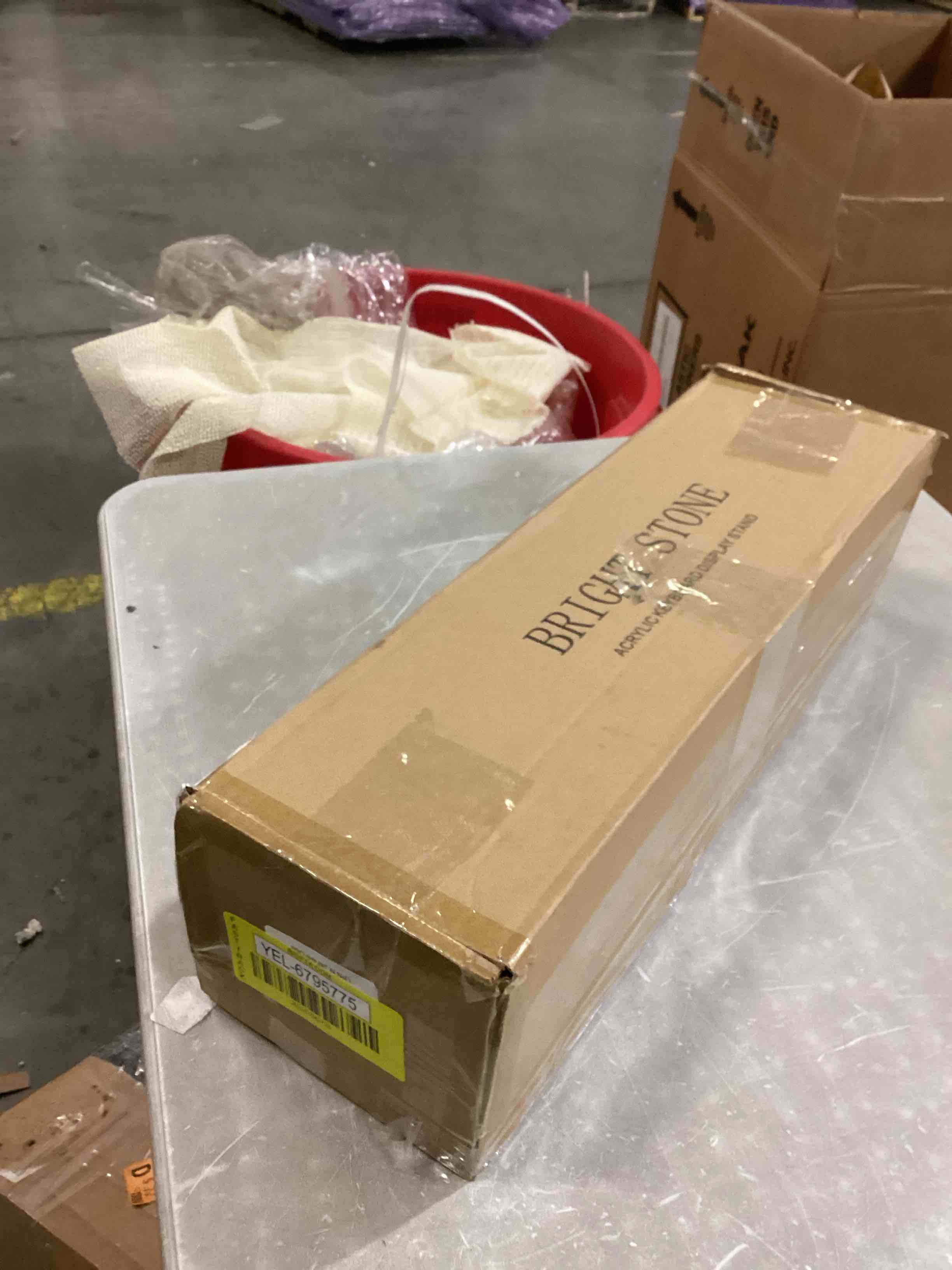 https://s3.amazonaws.com/lotting-images-prod/bidfta/YEL6795775_1738069803330.jpeg