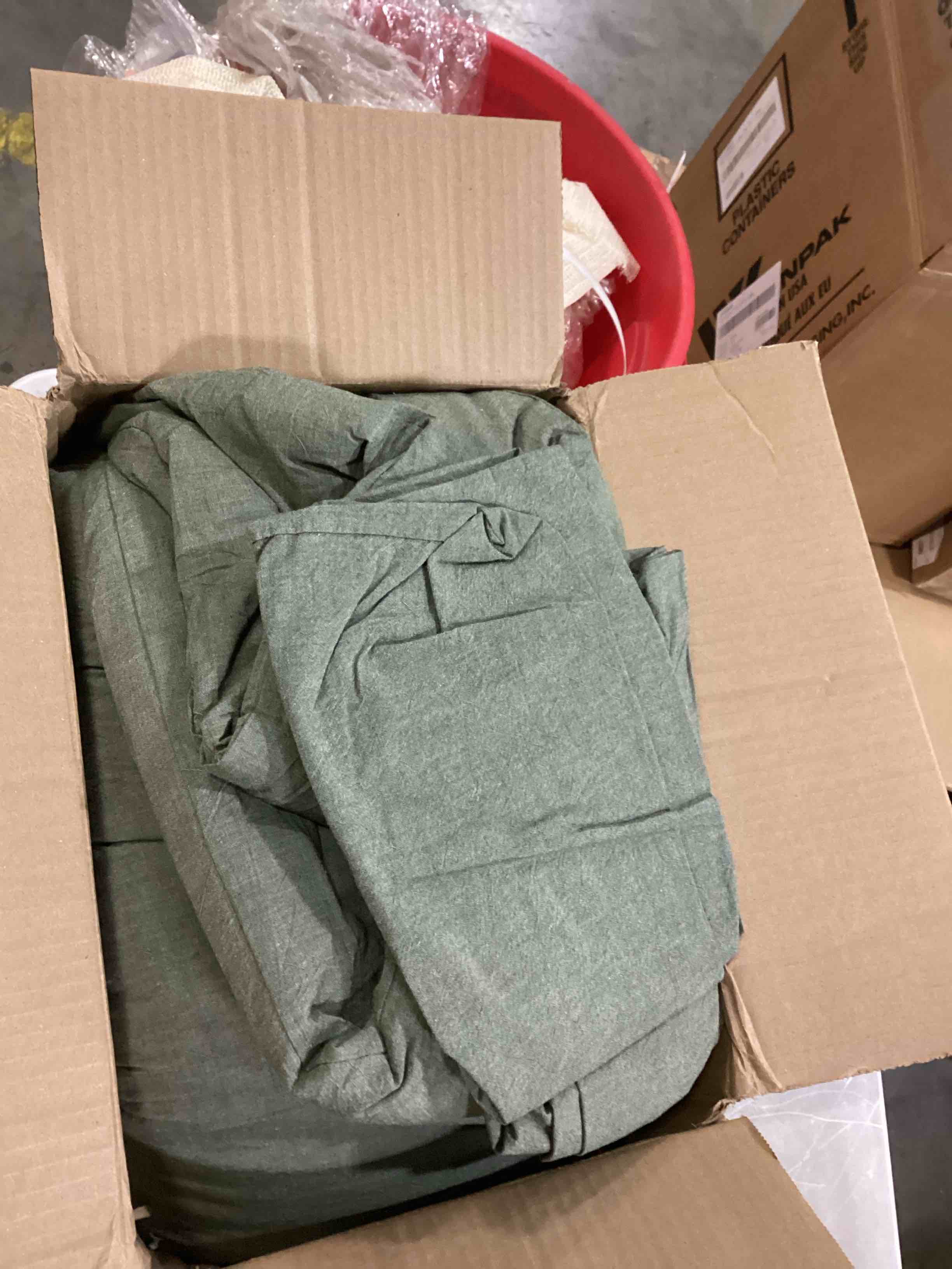 https://s3.amazonaws.com/lotting-images-prod/bidfta/YEL6795785_1738071104107.jpeg